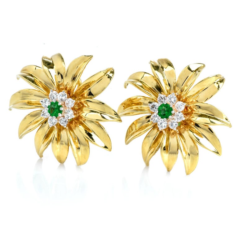 Tiffany and Co. Vintage Diamond Emerald 18k Yellow Gold Flower ClipOn Earrings For Sale at 1stDibs