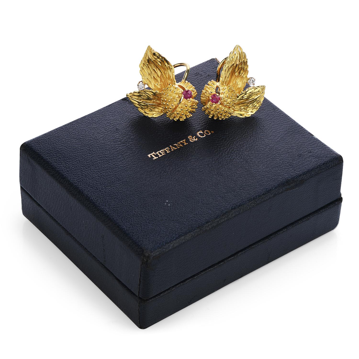 Women's Tiffany &. Co Vintage Diamond Ruby 18 Karat Gold Sputnik Flower Clip Earrings
