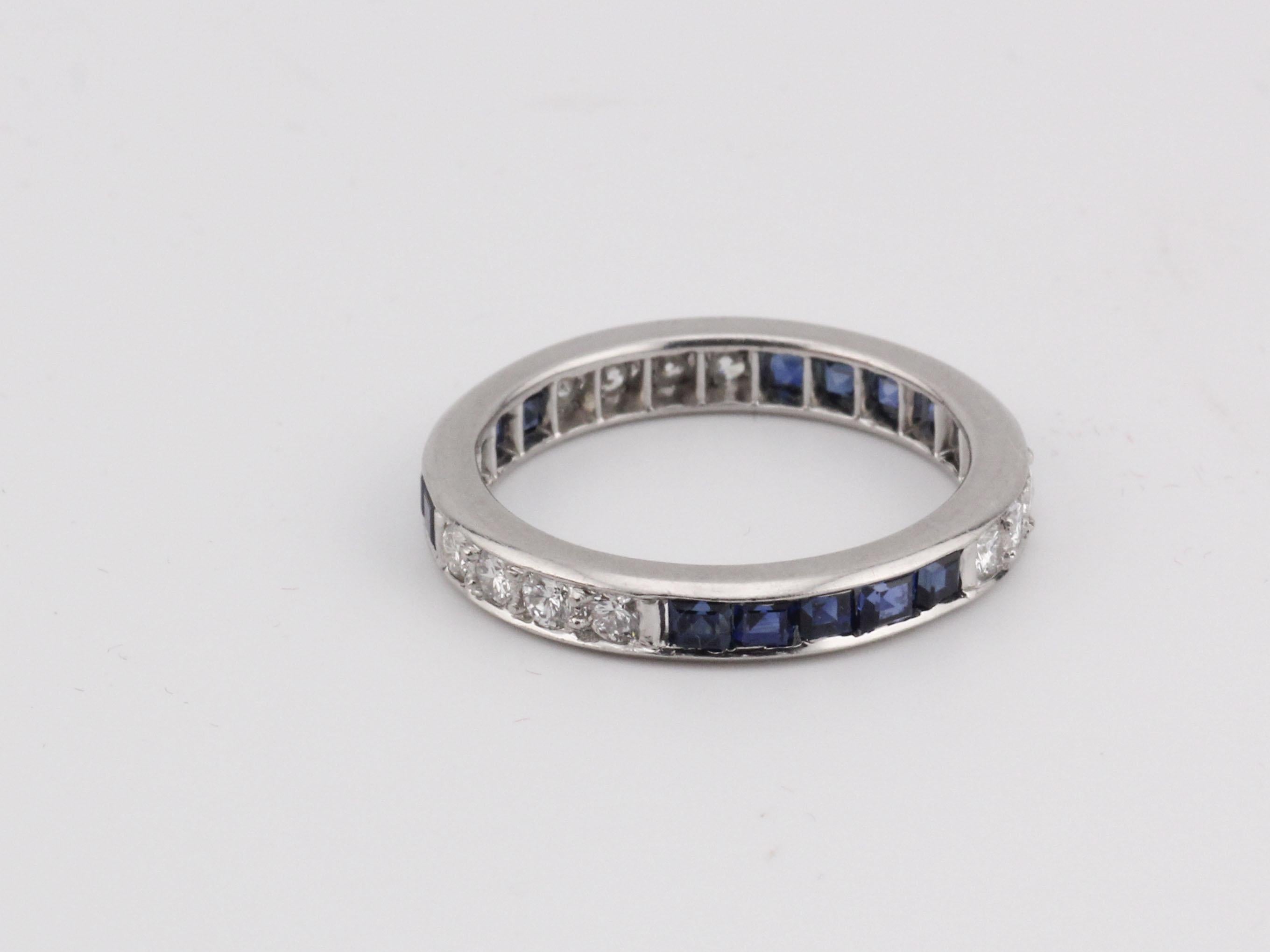 Tiffany & Co. Vintage Diamante Cuadrado Zafiro Platino Anillo de la Eternidad Tamaño 5.75 Corte brillante