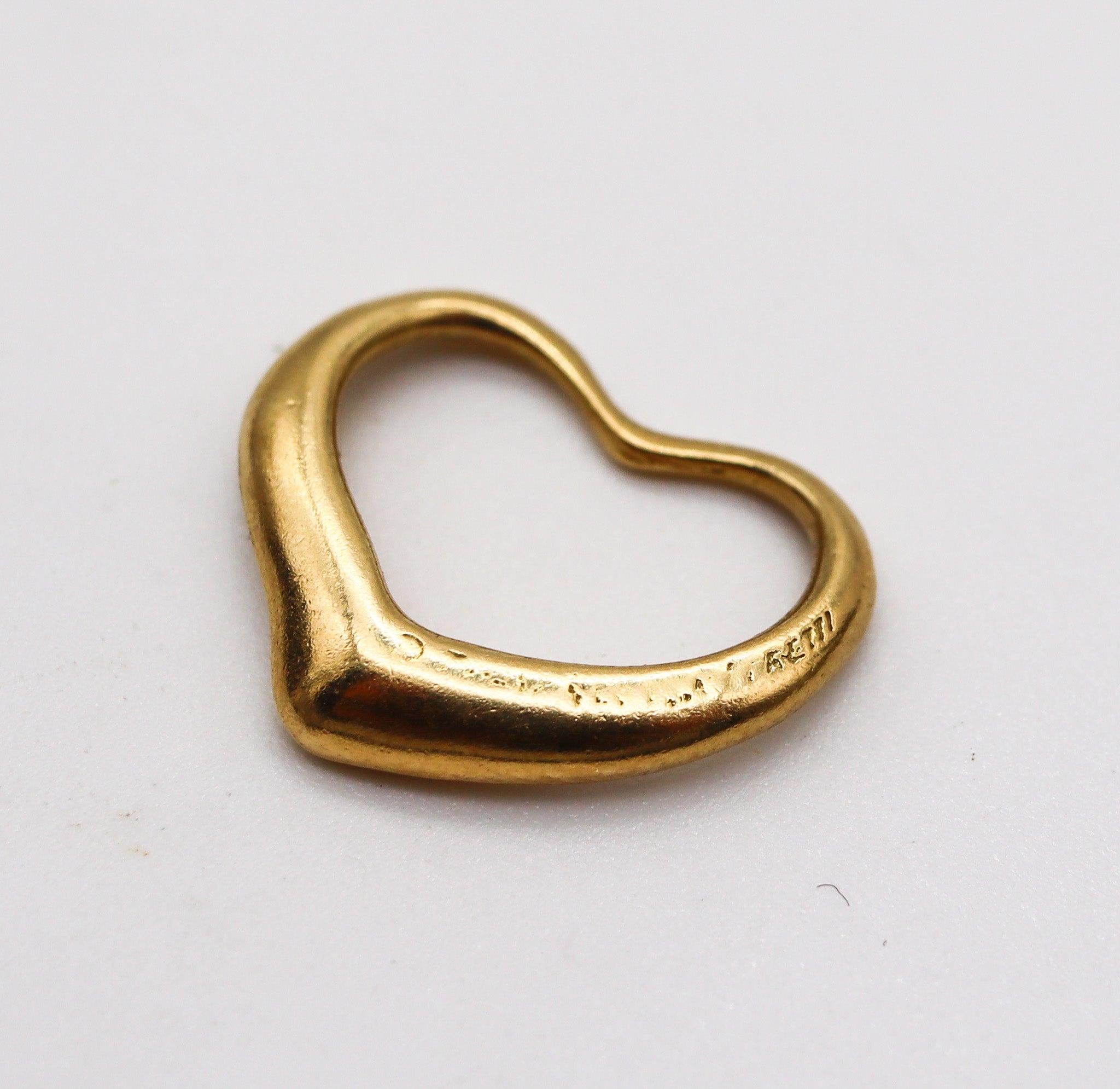 TIFFANY & CO. Vintage Elsa Peretti Medium Open Heart Pendant In 18Kt Yellow Gold For Sale 1