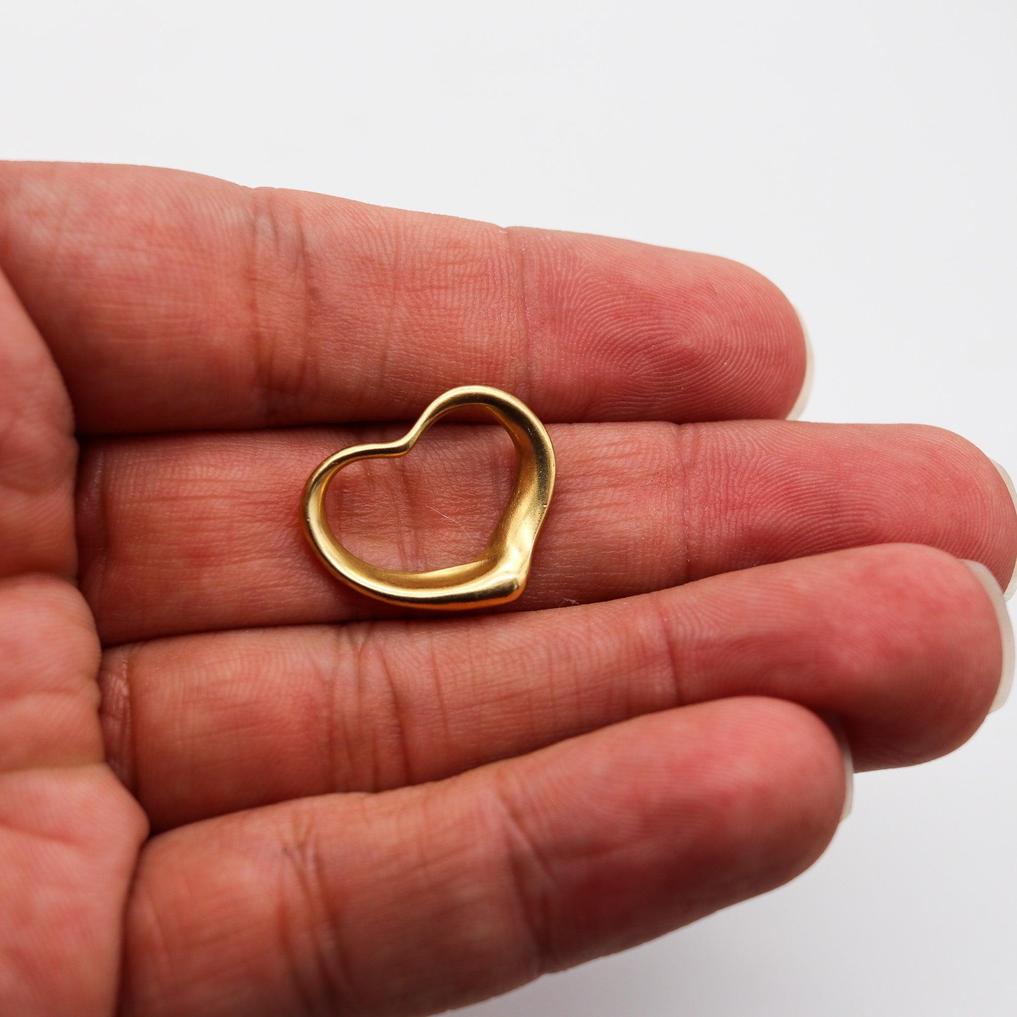 TIFFANY & CO. Vintage Elsa Peretti Medium Open Heart Pendant In 18Kt Yellow Gold For Sale 3