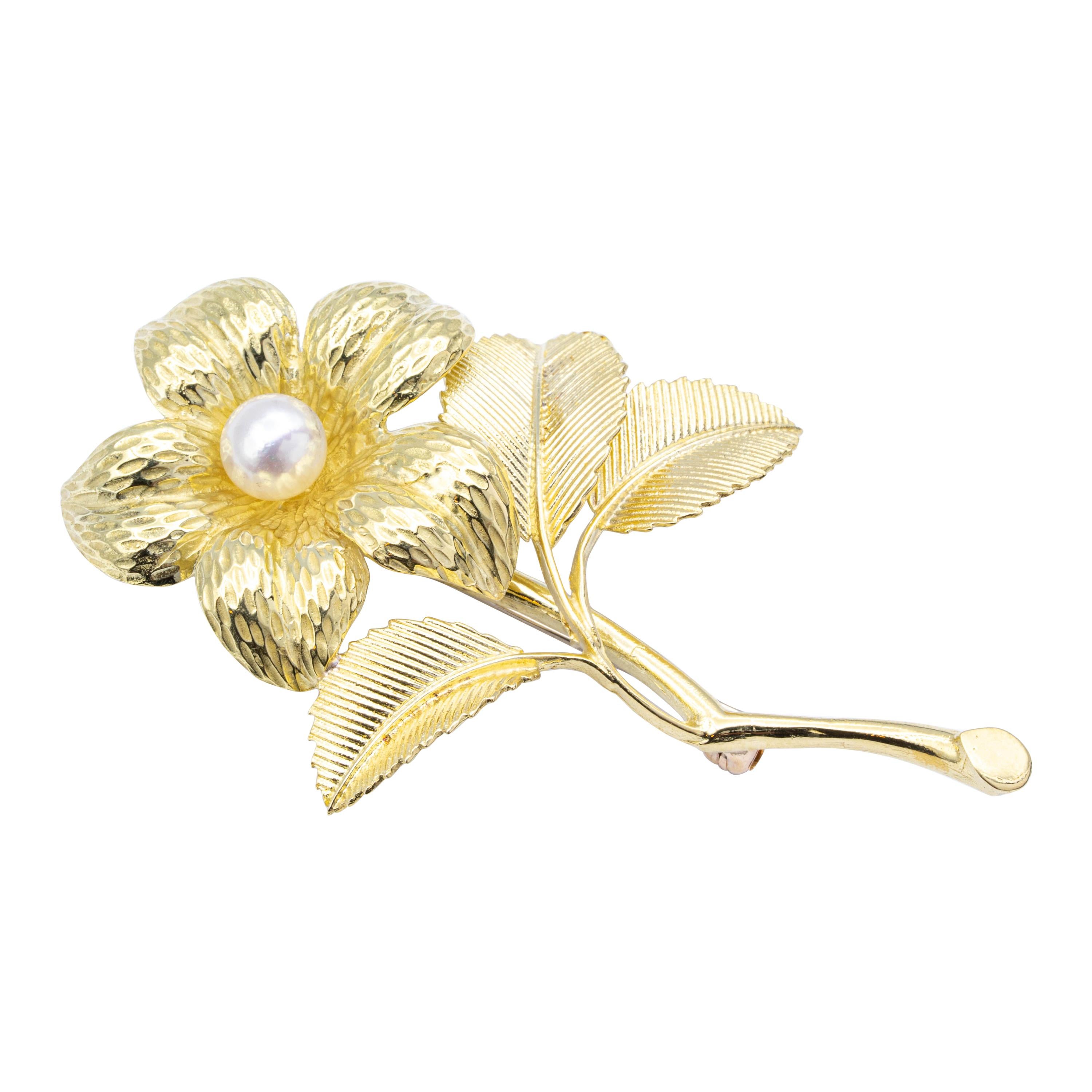 Tiffany & Co. Vintage Flower Freshwater Pearl Brooch in 18 Karat Yellow Gold