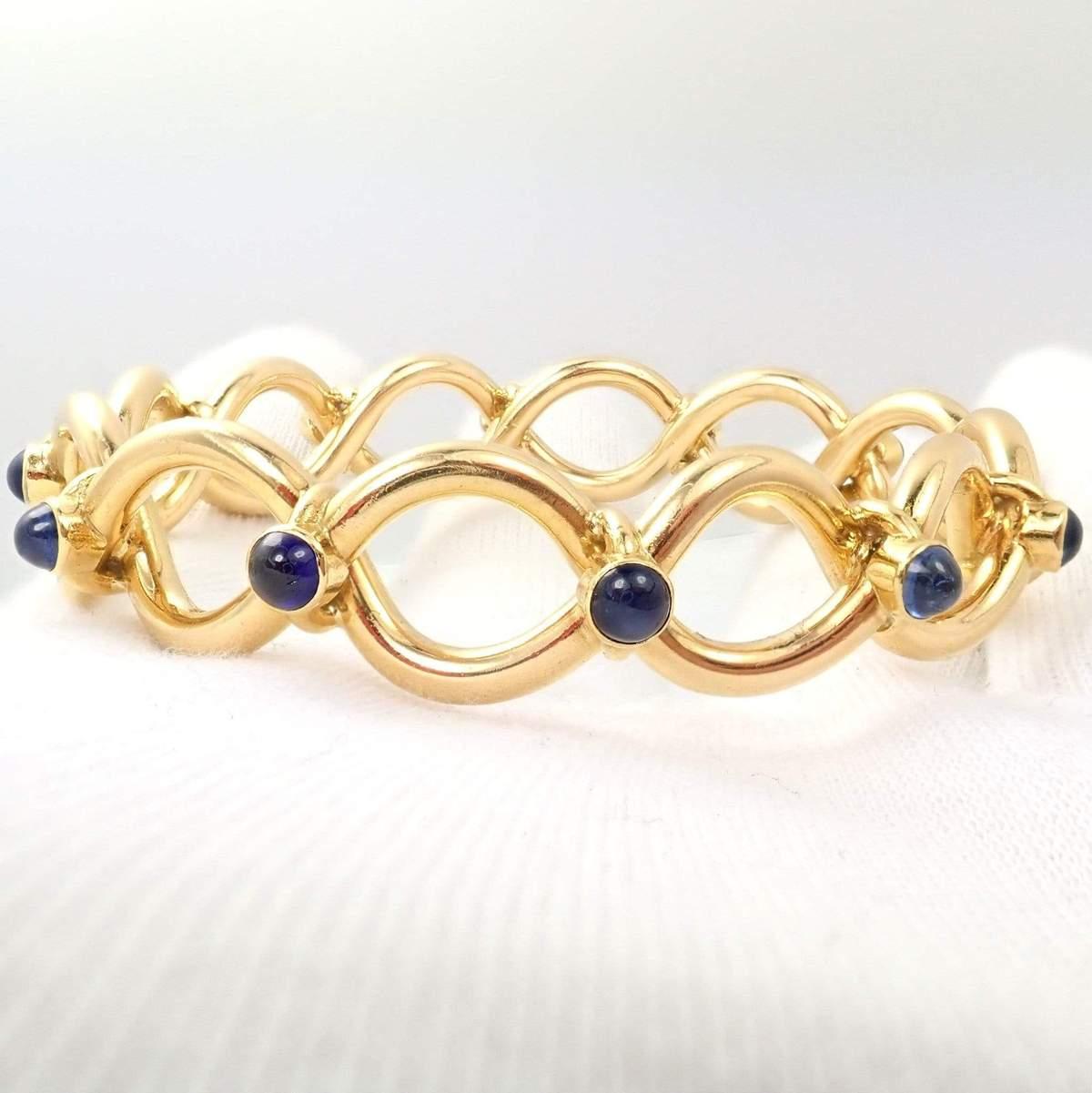 Brilliant Cut Tiffany & Co. Vintage France Yellow Gold Blue Sapphire Bangle Bracelet For Sale