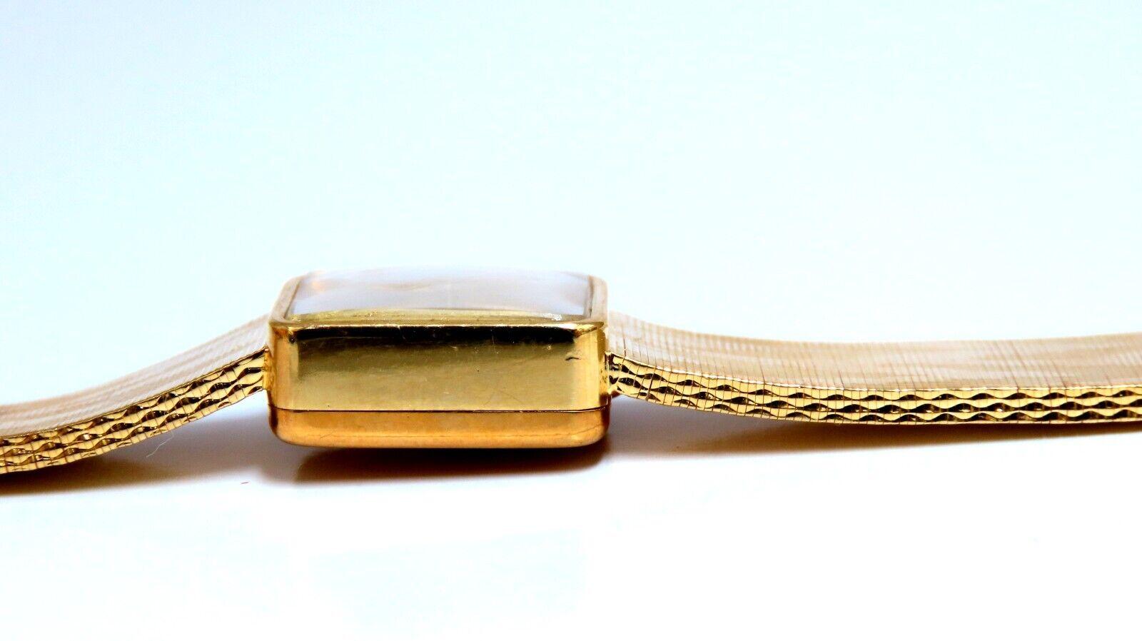 Tiffany & Co. Vintage

L'orologio è in condizioni di funzionamento

 buone condizioni generali

splendida band deco

La cassa dell'orologio è: 14 mm x 16 mm

52 grammi

con la scritta 