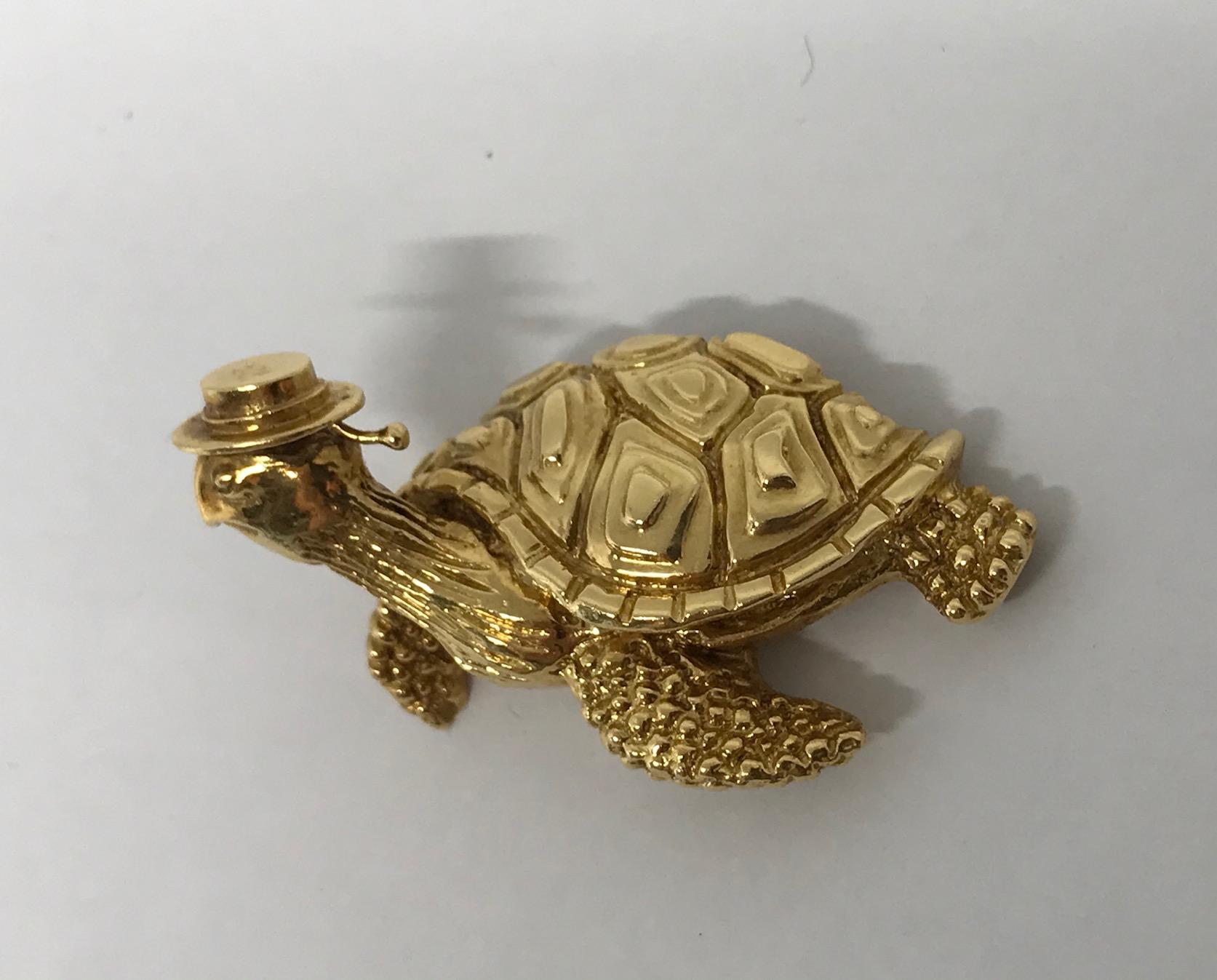 Tiffany & Co. Vintage Hammered Yellow Gold Sea Turtle Brooch Pin In Excellent Condition In Beverly Hills, CA