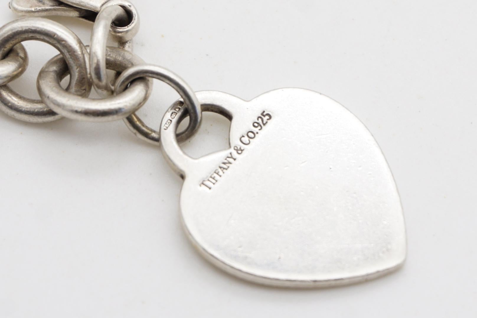 Tiffany & Co. Vintage ineinandergreifendes Vintage-Armband 925 Sterlingsilber mit Herz-Logo-Charm im Angebot 3