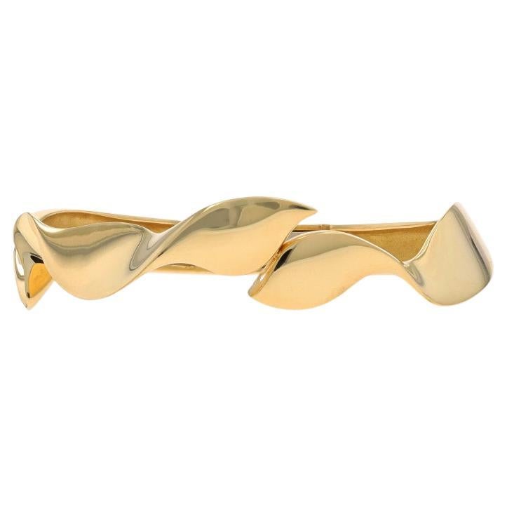 Tiffany & Co. Vintage Hinge Bypass Bangle Bracelet 6 1/4" Yellow Gold 18k Ribbon