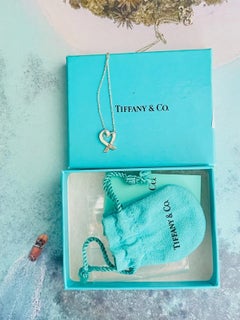 Tiffany & Co Vintage Iconic Silver Paloma Picasso Ribbon Heart Cross Necklace