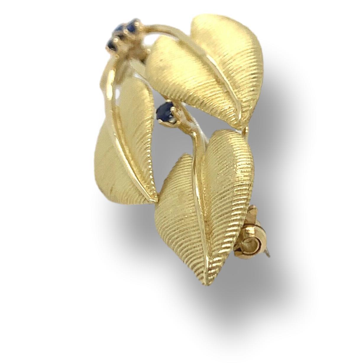 Tiffany & Co. Vintage Leaf Sapphire Brooch, circa 1960 For Sale 1