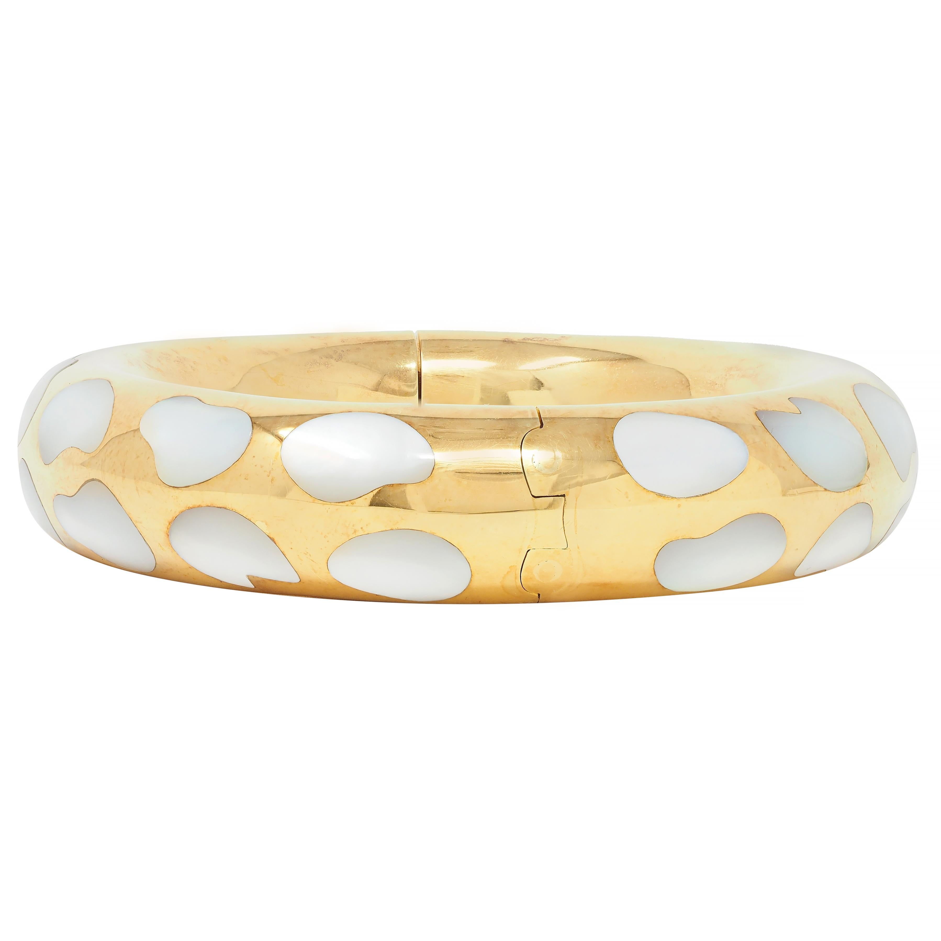 Women's or Men's Tiffany & Co. Vintage Mother-Of-Pearl 18 Karat Yellow Gold Inlay Bangle Bracelet For Sale