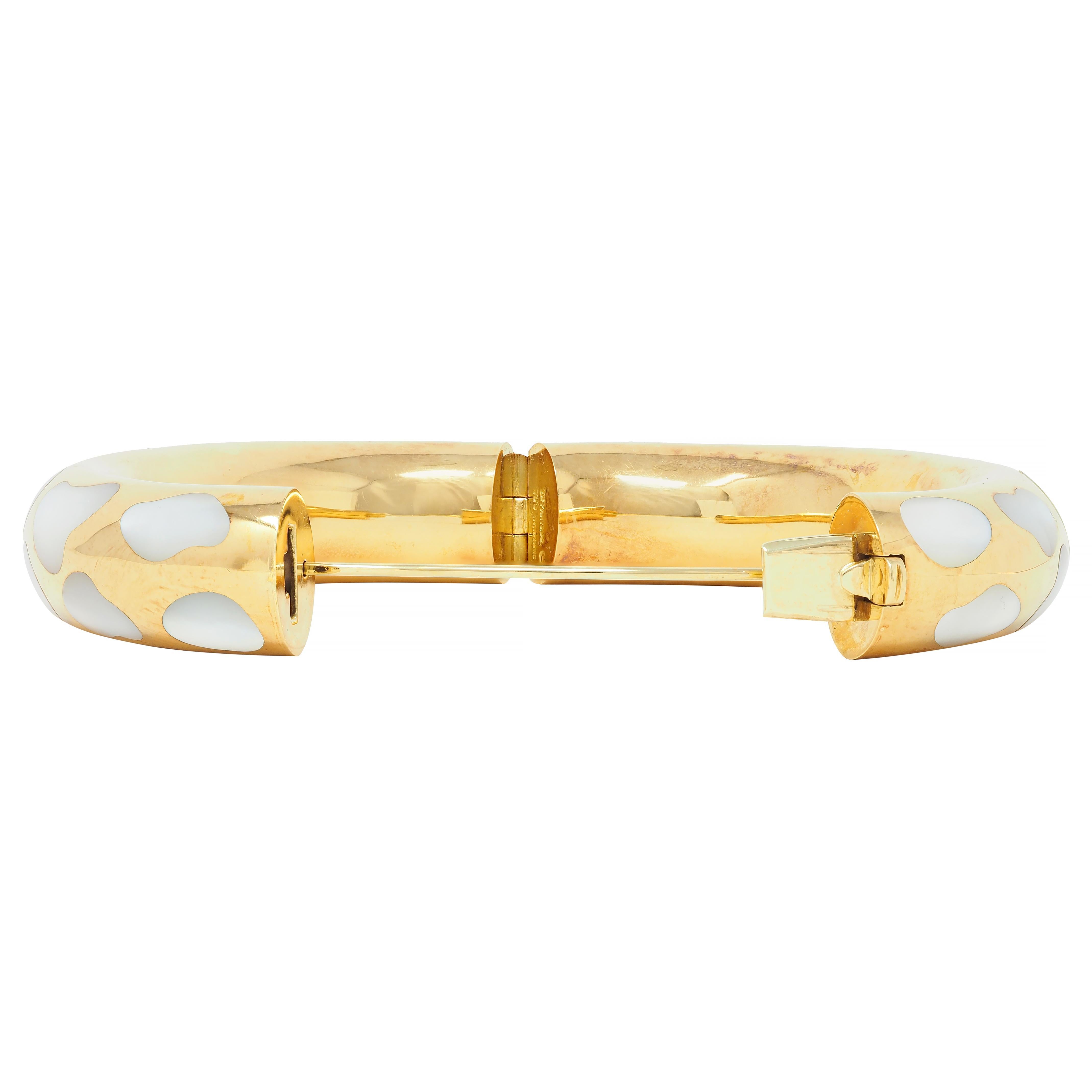 Tiffany & Co. Vintage Mother-Of-Pearl 18 Karat Yellow Gold Inlay Bangle Bracelet For Sale 2