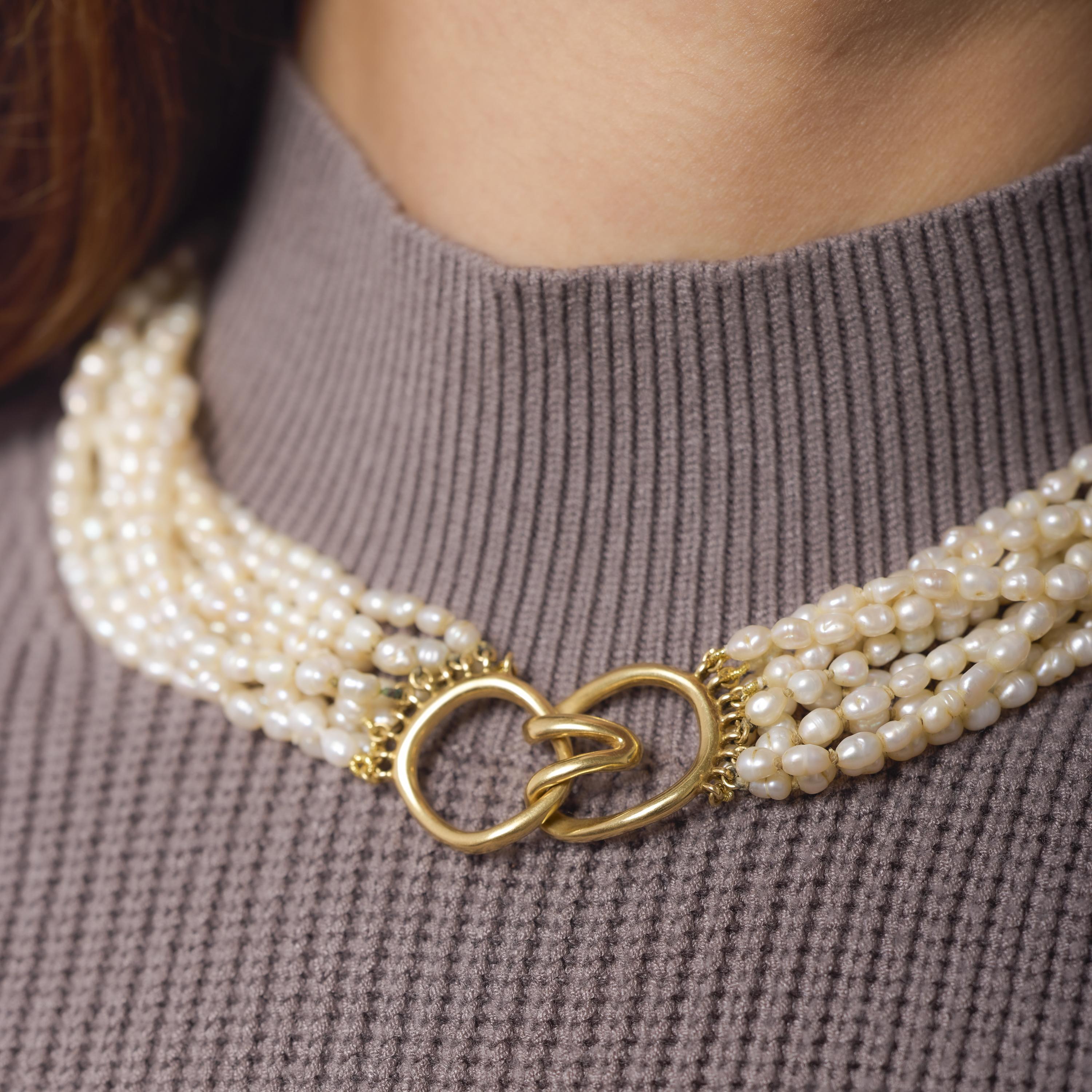 Bead Tiffany & Co. vintage pearl 18k yellow gold necklace For Sale