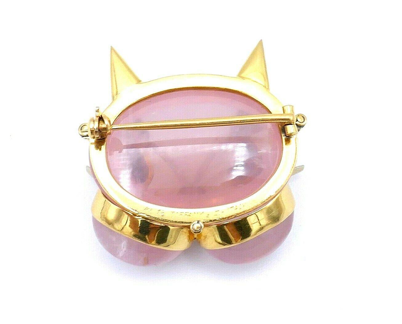 Tiffany & Co. Vintage Pink Quartz Gemstone Yellow Gold Cat Face Brooch In Excellent Condition For Sale In Beverly Hills, CA