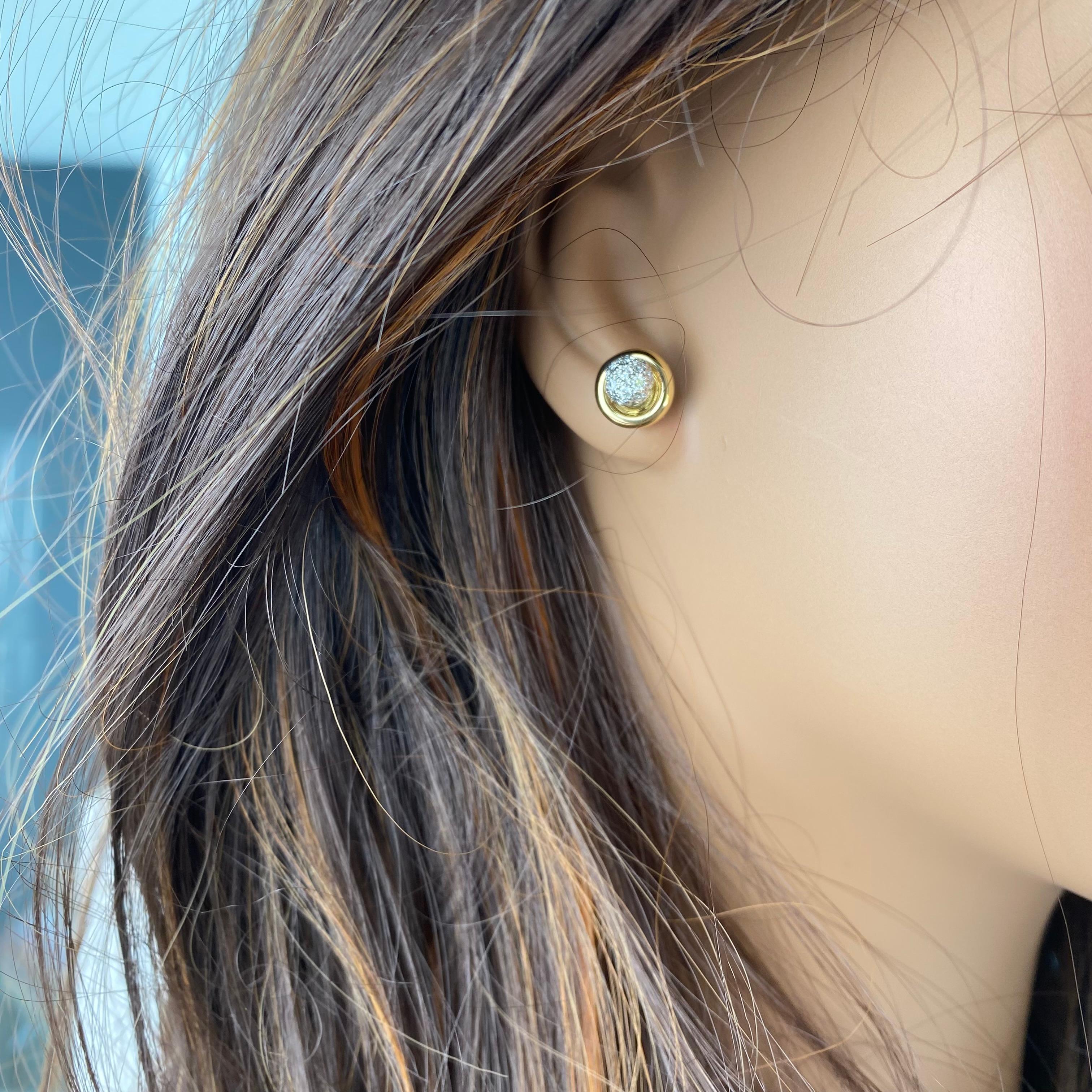 Taille ronde Tiffany Co, boucles d'oreilles vintage en or 18 carats avec diamants 0,55 carat