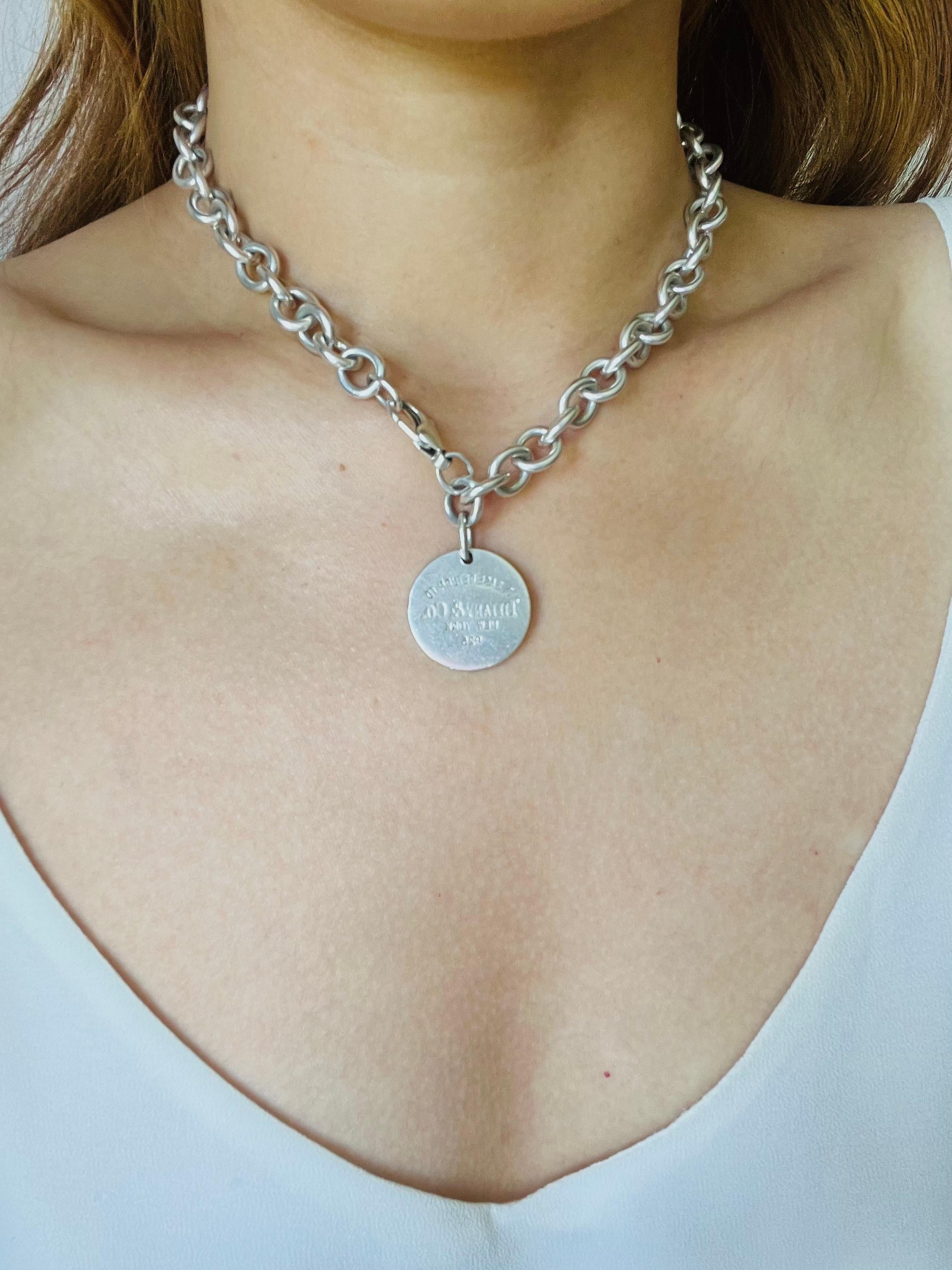 Tiffany & Co Vintage Please retourner à cercle rond collier pendentif en argent 925 en vente 2