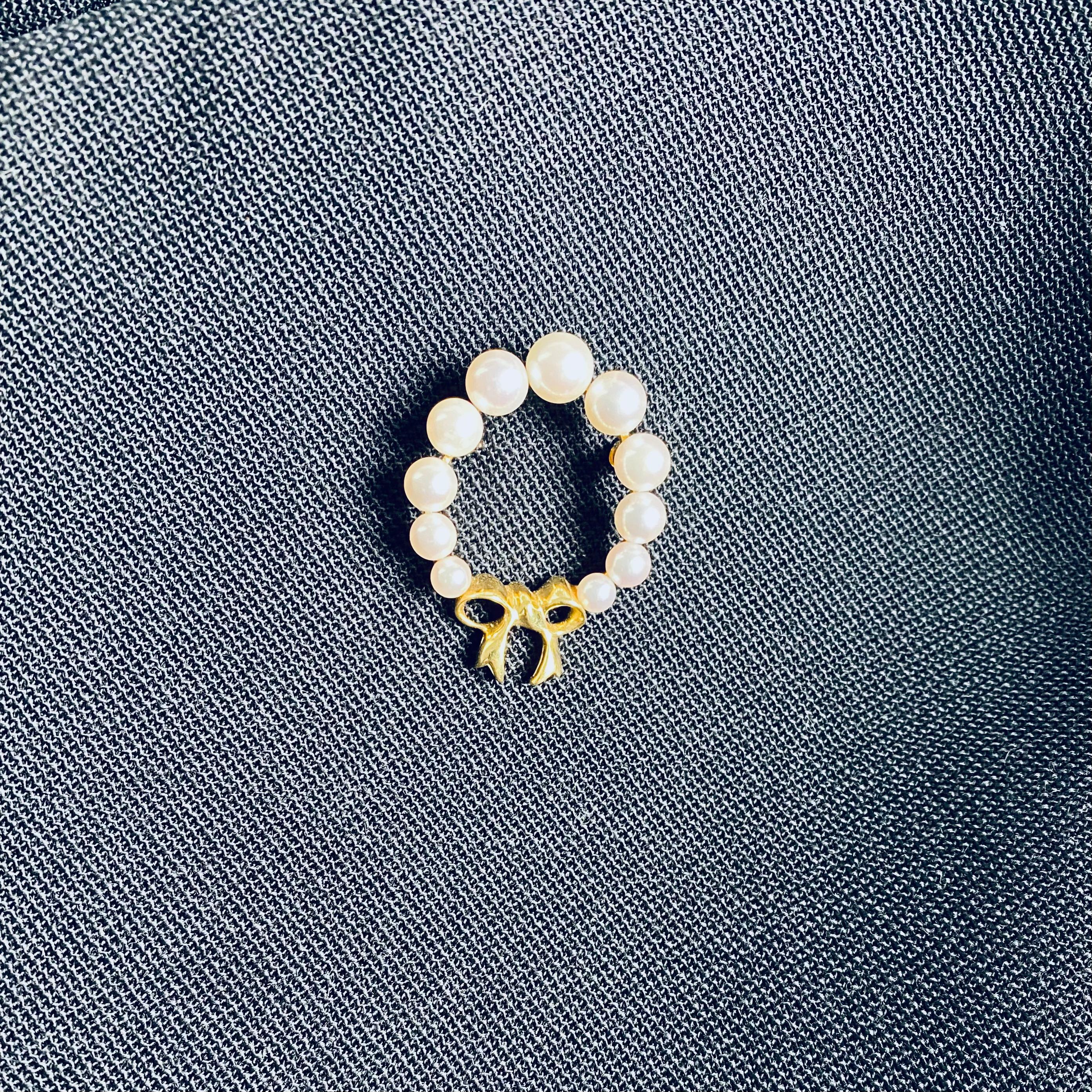 Retro Tiffany & Co. Vintage Rare 18 Karat Gold Pearl Bow 1.35 by 1.05 Inch Brooch