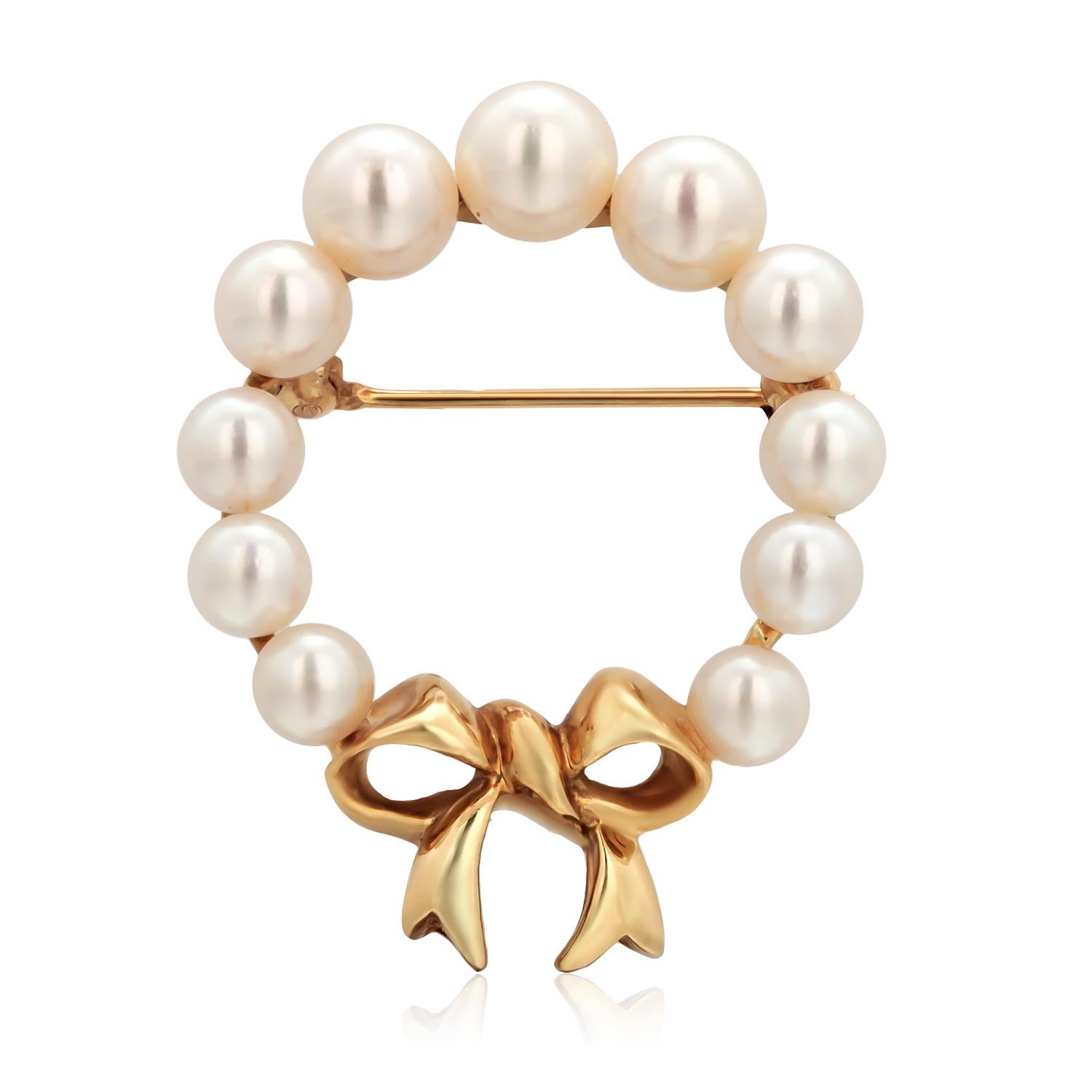Women's or Men's Tiffany & Co. Vintage Rare 18 Karat Gold Pearl Bow 1.35 by 1.05 Inch Brooch 