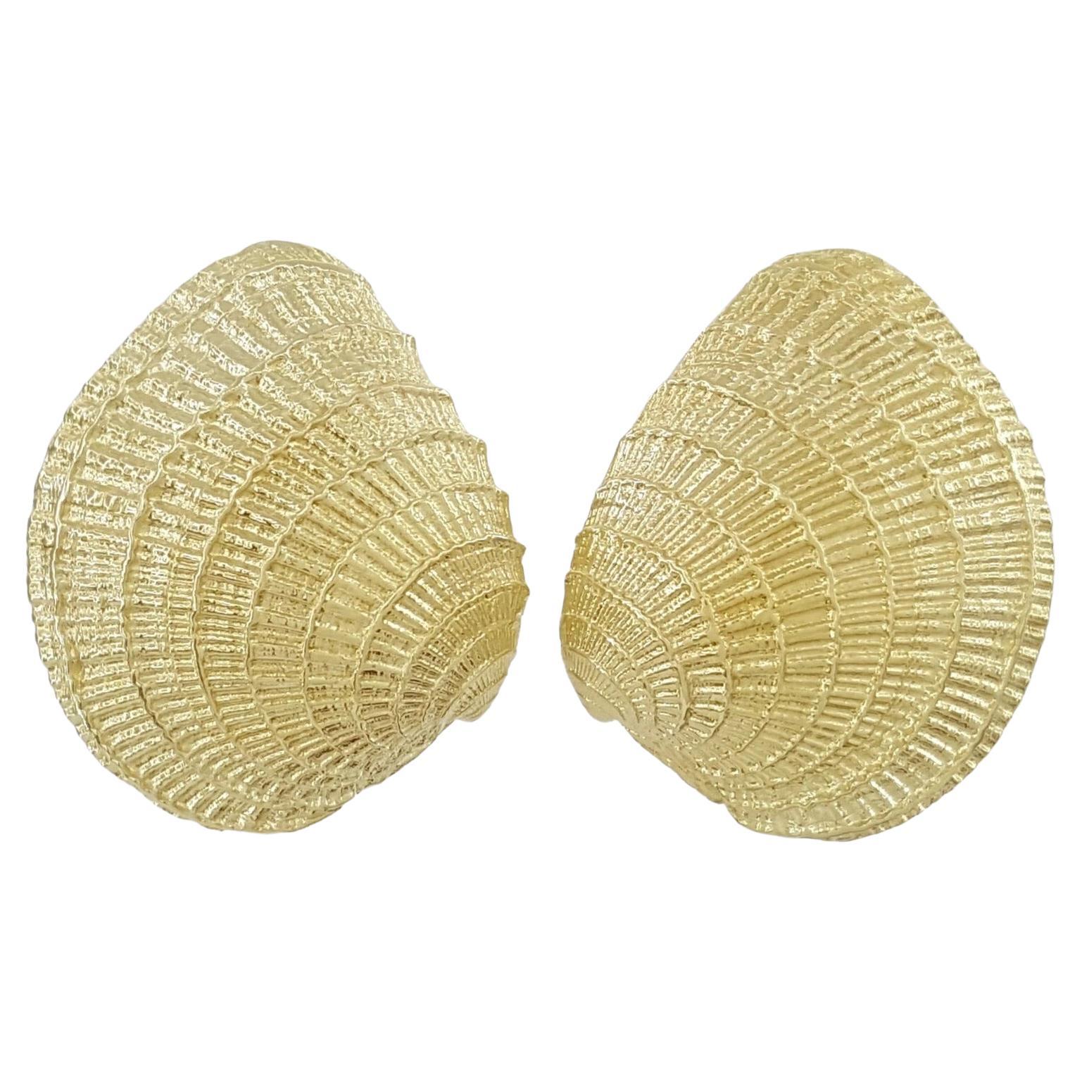 Tiffany & Co Vintage  Seashell Scallop Shell Omega Clip on Earrings