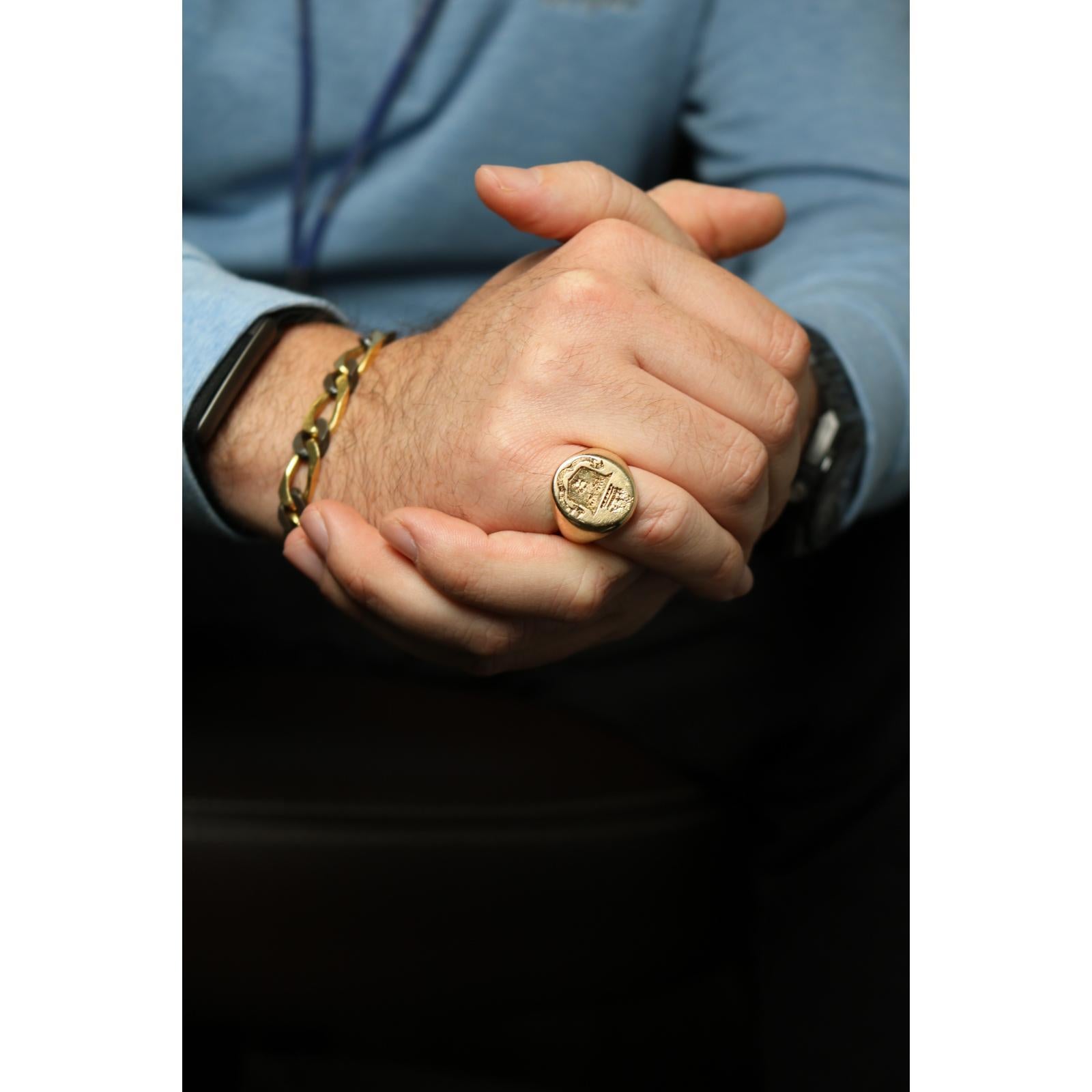 Tiffany & Co. Anello con sigillo d'epoca in oro giallo 18 carati, misura 7, pesante In condizioni buone in vendita a Fairfield, CT