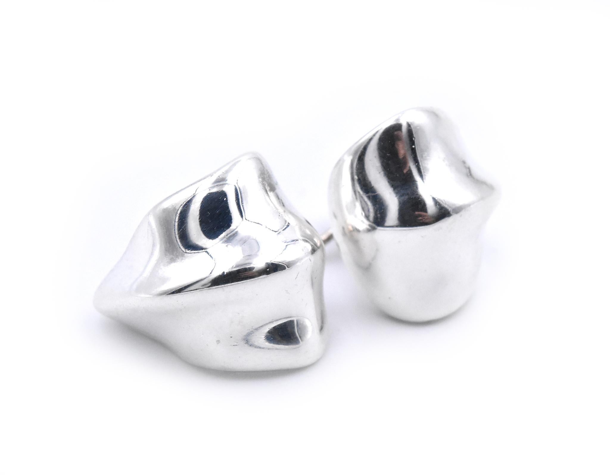 Designer: Tiffany & Co.
Material: sterling silver
Dimensions: earrings measure 16.41mm X 14.61mm
Weight: 7.39 grams