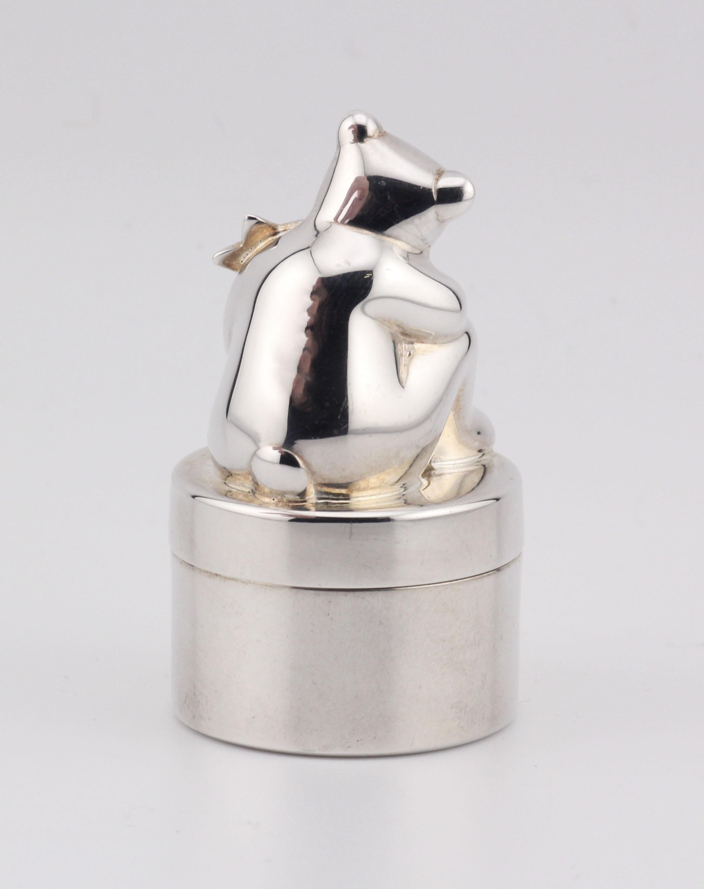 Tiffany & Co. Estuche Pastillero Vintage Osito de Plata de Ley en venta 2