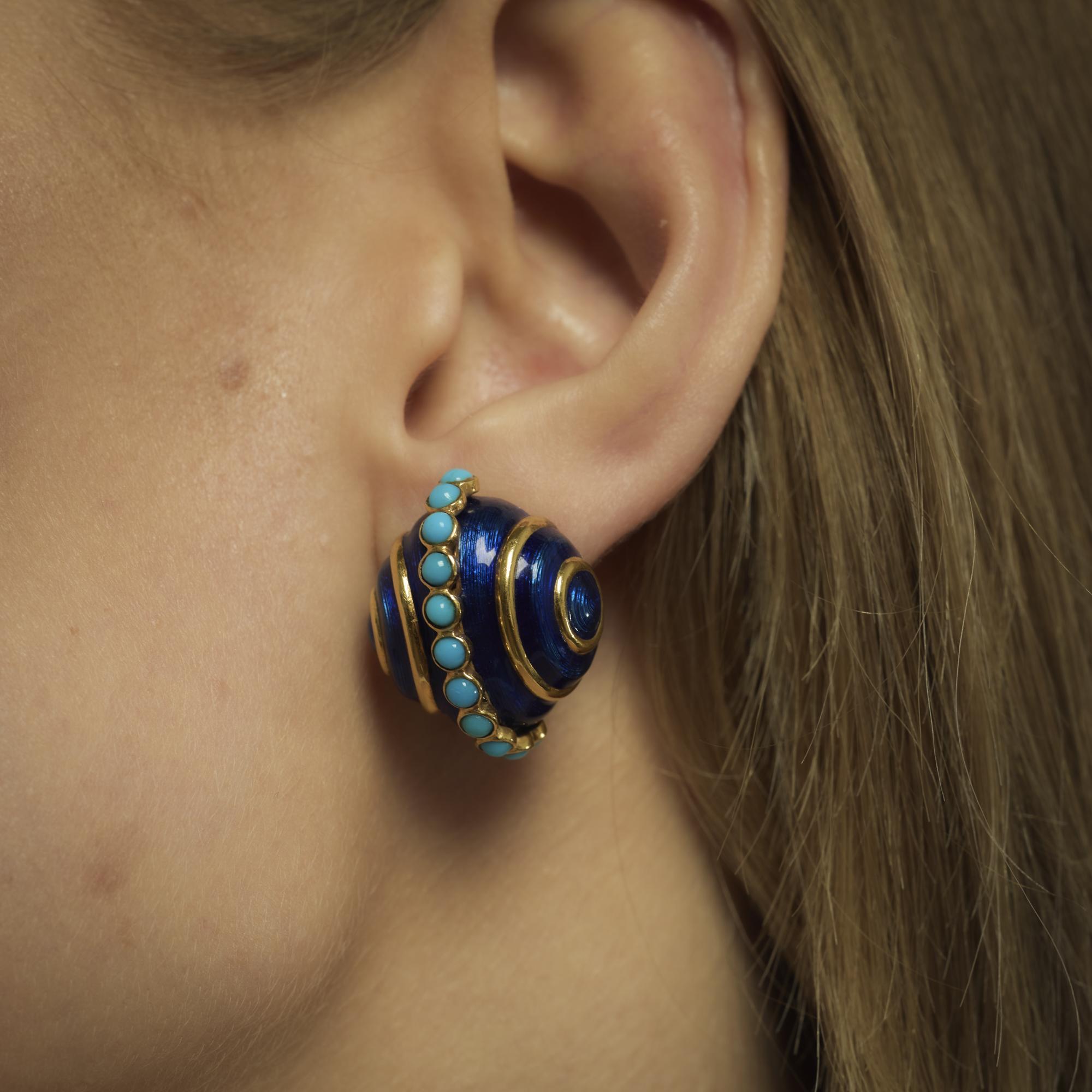 Tiffany & Co. vintage turquoise 18k yellow gold enamel earrings In Good Condition For Sale In Beverly Hills, CA