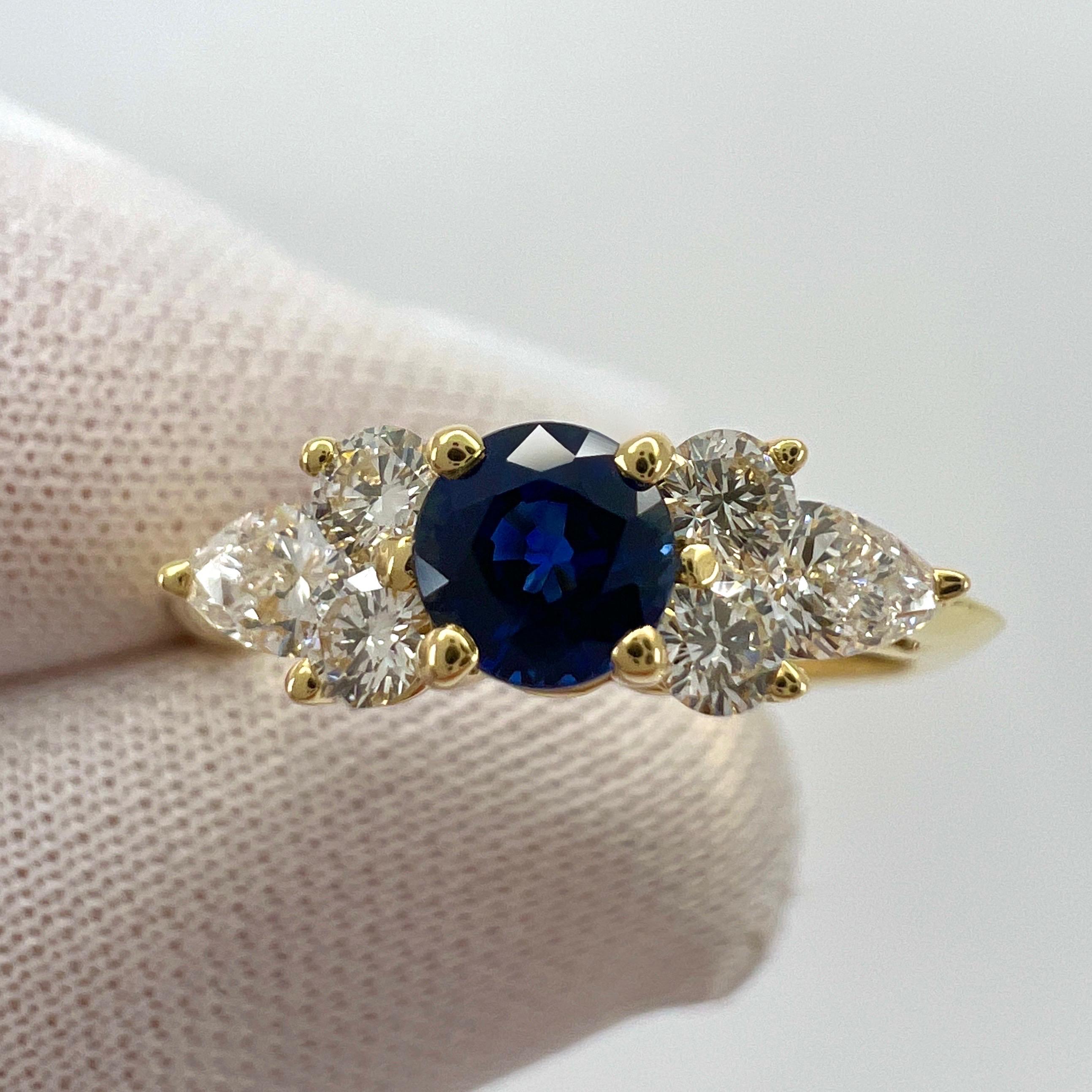 Tiffany & Co. Vivid Blue Round Sapphire & Diamond 18k Gelbgold Cluster Ring 5
