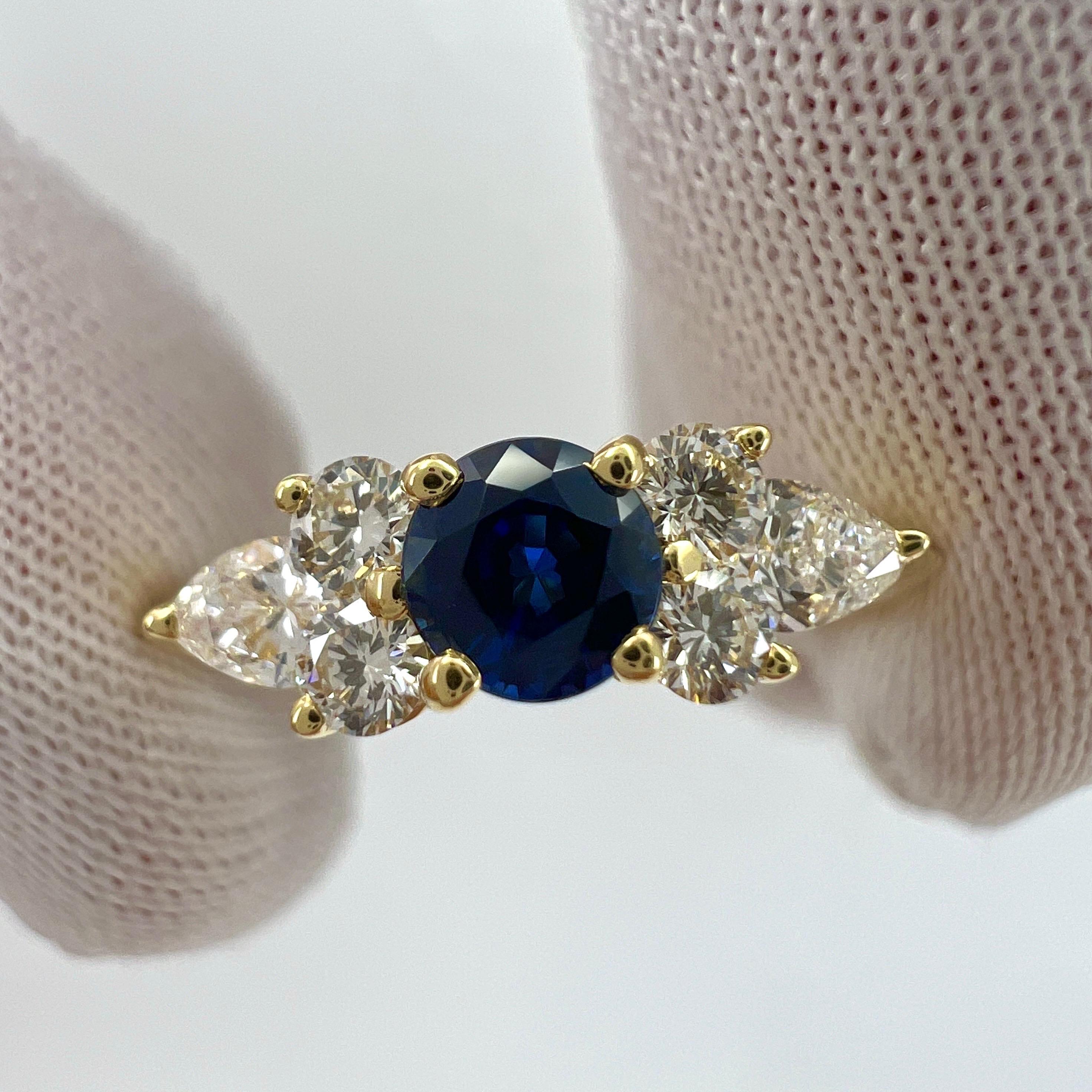 Tiffany & Co. Vivid Blue Round Sapphire & Diamond 18k Gelbgold Cluster Ring 6