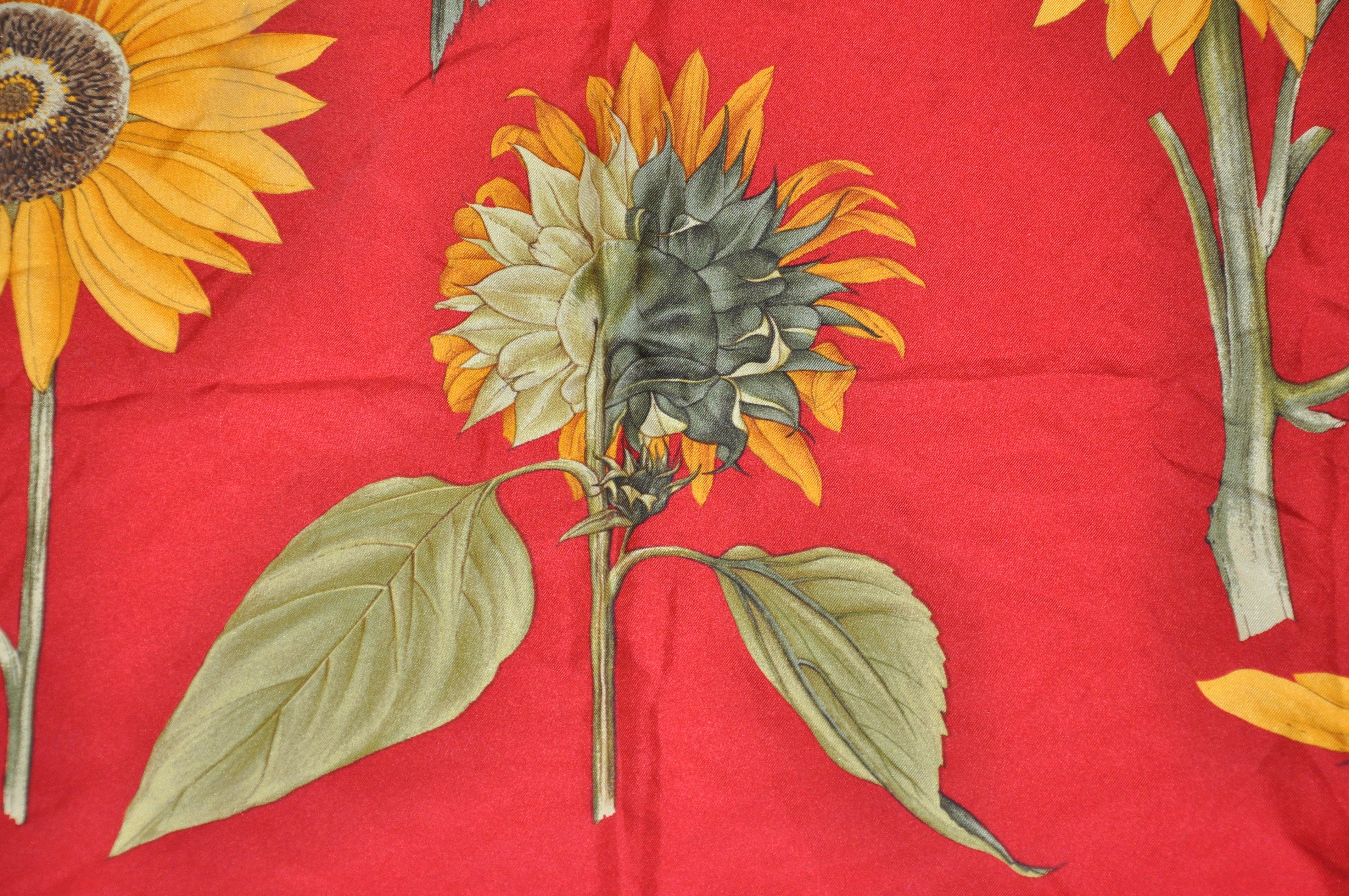 Tiffany & Co. Écharpe en soie « Blooming Sunflowers » aux couleurs vives. Bon état - En vente à New York, NY