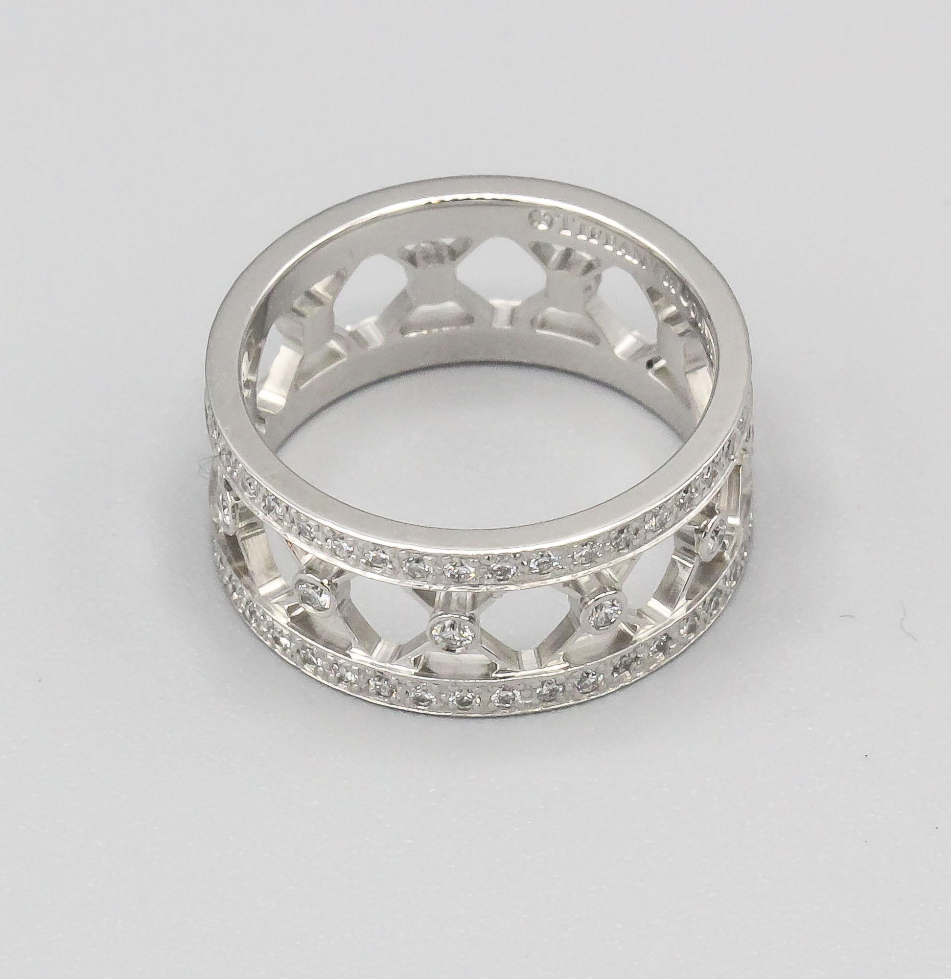 Contemporain Tiffany & Co. Voile, bague à anneau en platine et diamants, taille 5,25 en vente