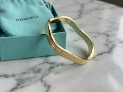 Tiffany & Co. Wave Bangle Bracelet – Solid 18K Yellow Gold