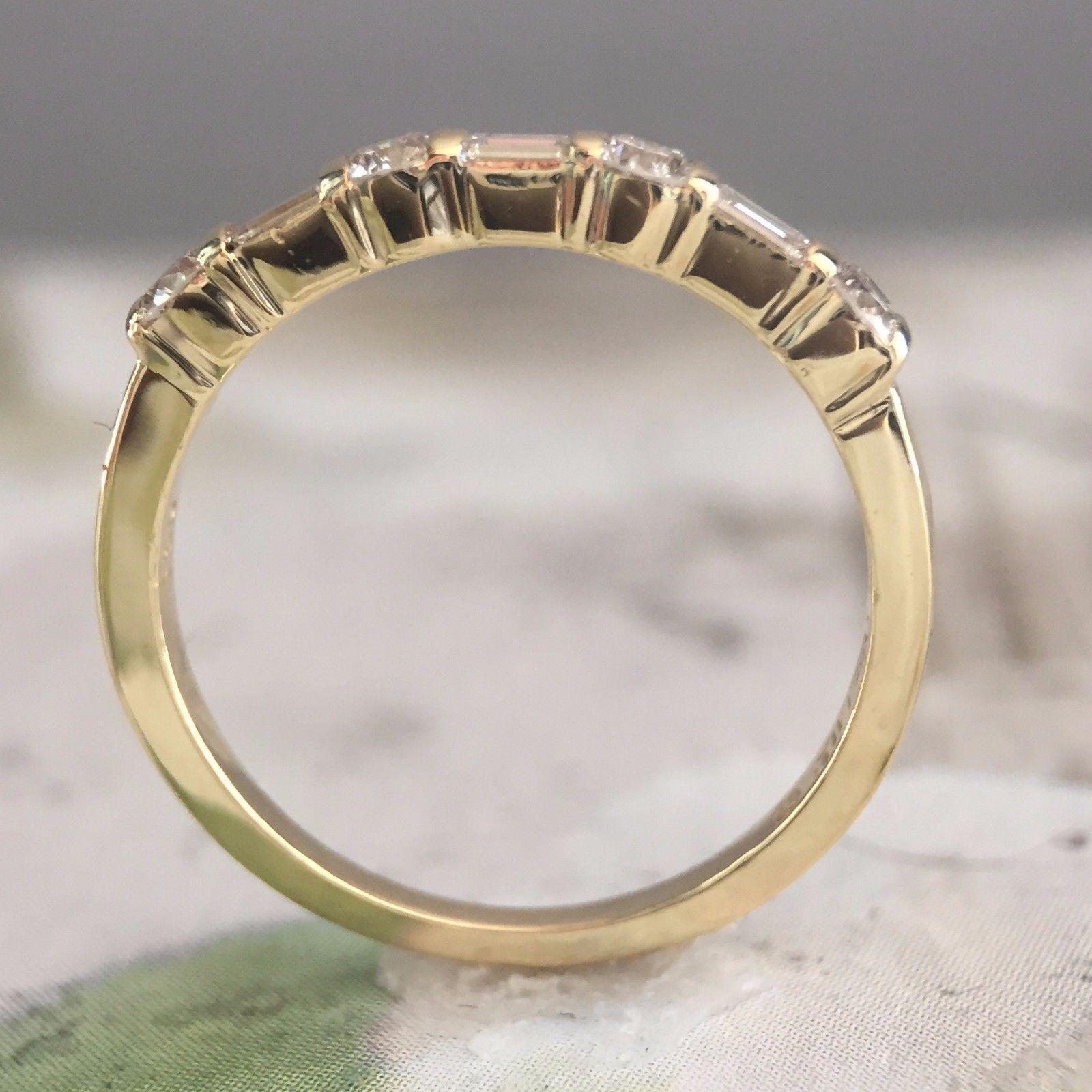 Tiffany & Co. Wedding Band Round and Emerald Cut 18 Karat Gold Ring 0.36 Carat In Good Condition For Sale In West Hollywood, CA