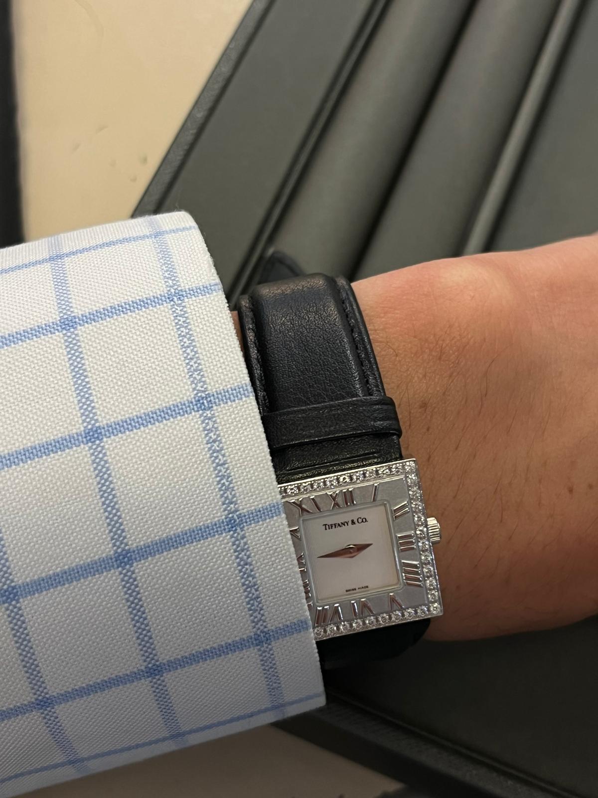 Art déco Tiffany & Co. Montre Atlas en or blanc et diamants en vente
