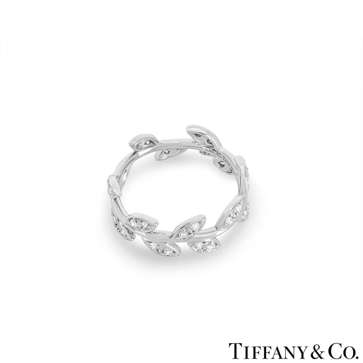 Tiffany & Co. Bague  anneau en or blanc avec diamant et feuille d'olivier Excellent état - En vente à London, GB