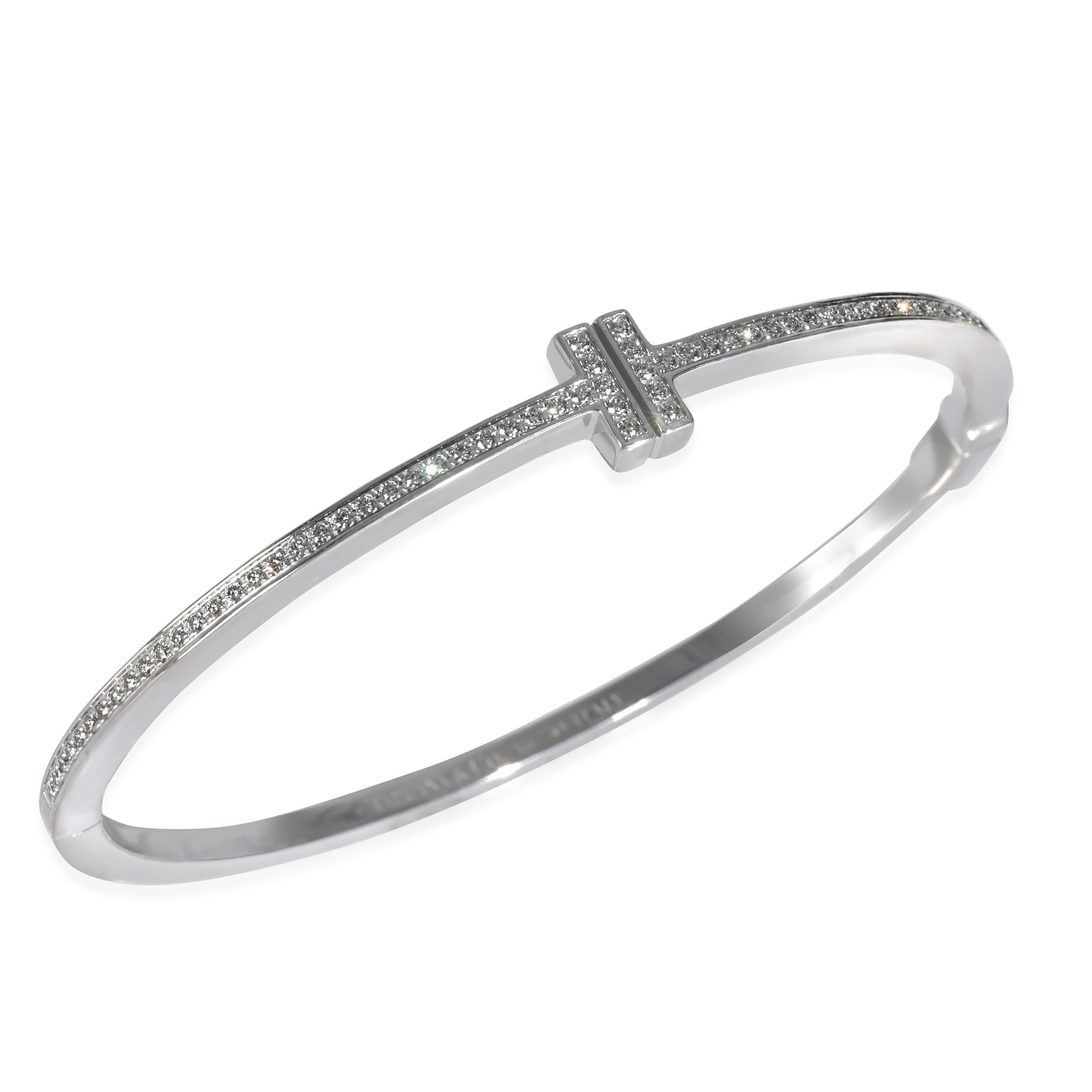 Tiffany & Co. Bracelet à charnière en or blanc avec diamants Tiffany T Diamond

DÉTAILS PRIMAIRES
SKU : 146108
Titre de la liste : Tiffany & Co. Bracelet à charnière en or blanc avec diamants Tiffany T Diamond
Description de l'état : Tiffany