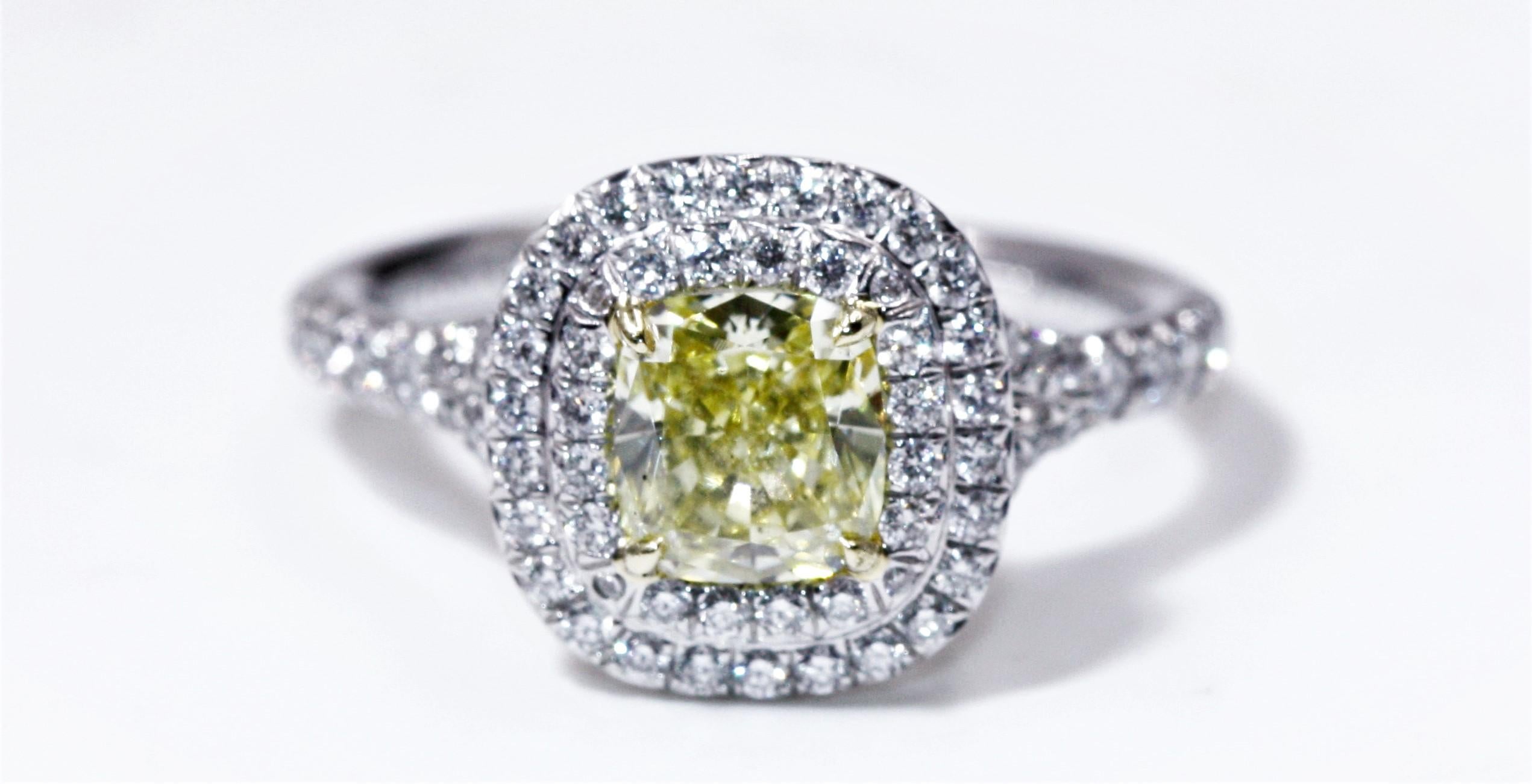 Tiffany & Co. White Yellow Square Diamond Ring 0.94 Carat, VS2 For Sale 2