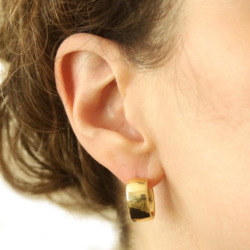 Tiffany & Co. Wide Half-Hoop Earrings - 18k Oval Pierced Italy In Excellent Condition For Sale In Greensboro, NC