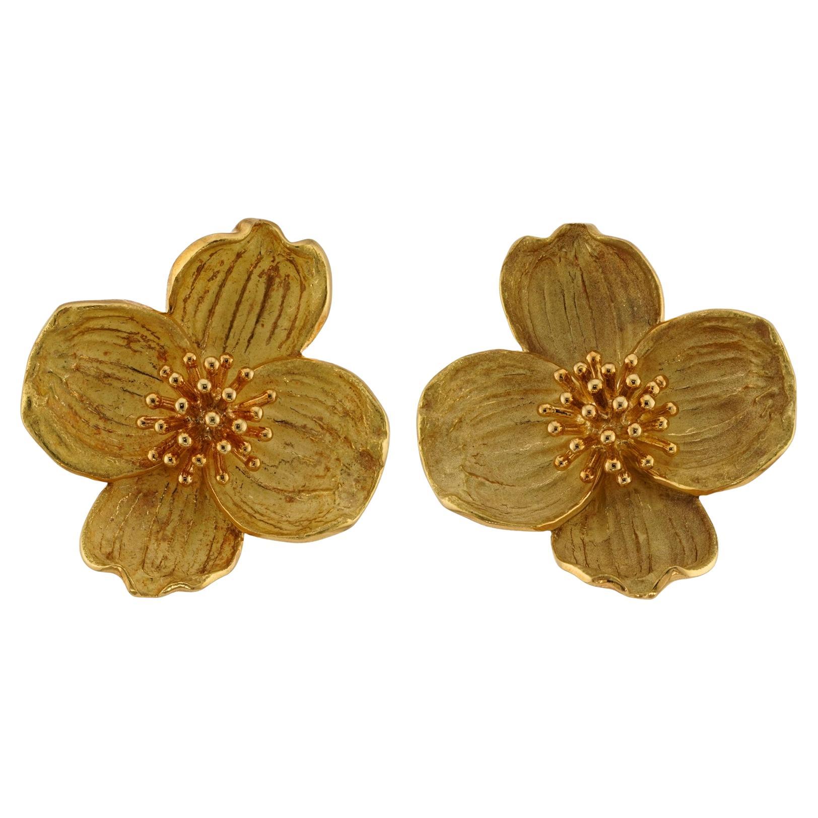 TIFFANY & CO. Wild Rose Dogwood Flower 18k Yellow Gold Brooch Pair  For Sale