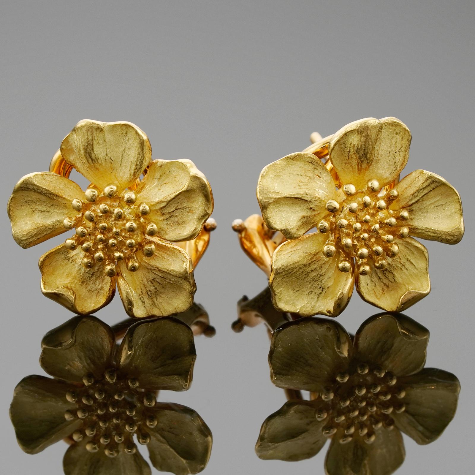 TIFFANY & CO. Wildrose Hartriegel Blume 18k Gelbgold Ohrringe  Damen im Angebot
