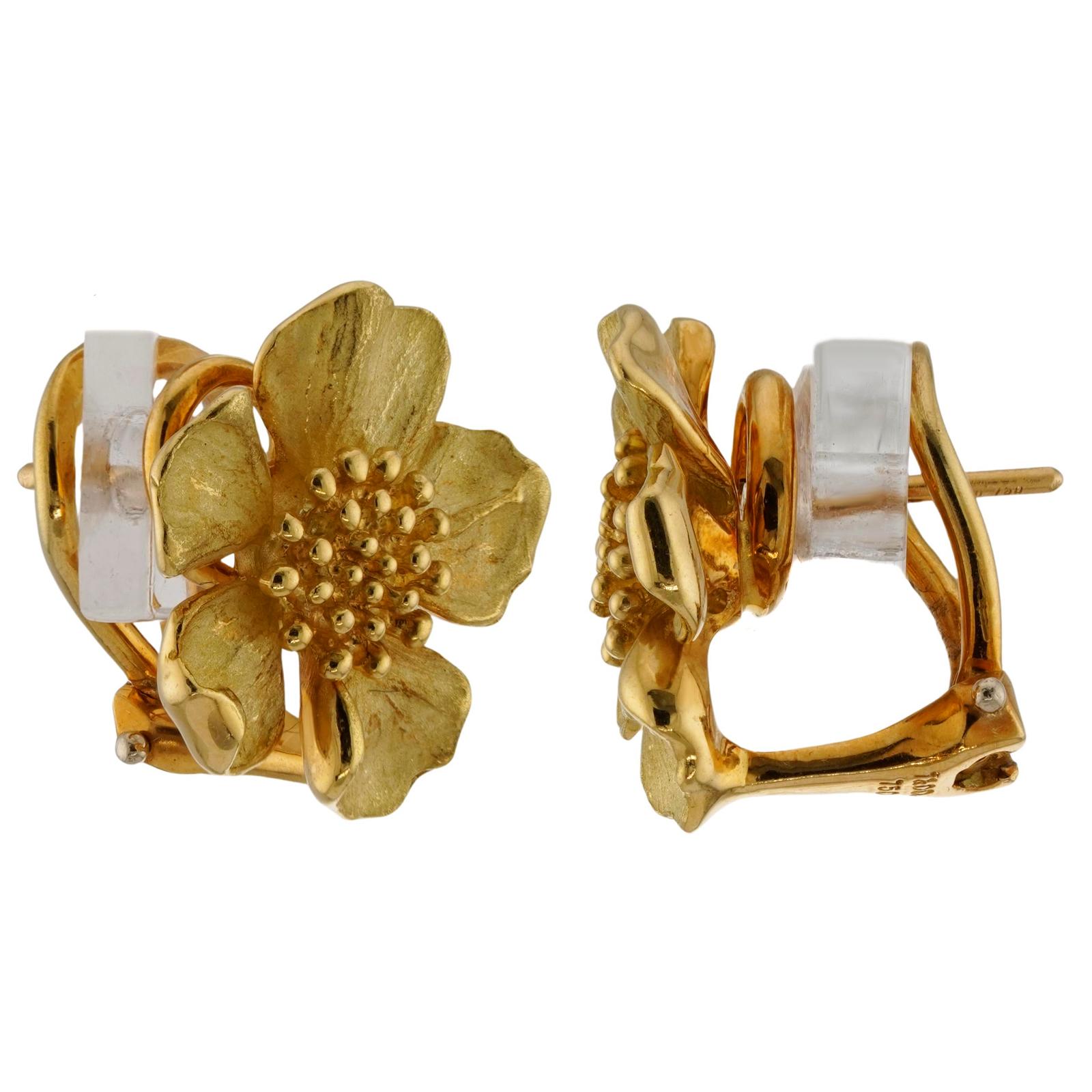 TIFFANY & CO. Wild Rose Dogwood Flower 18k Yellow Gold Earrings  For Sale 1