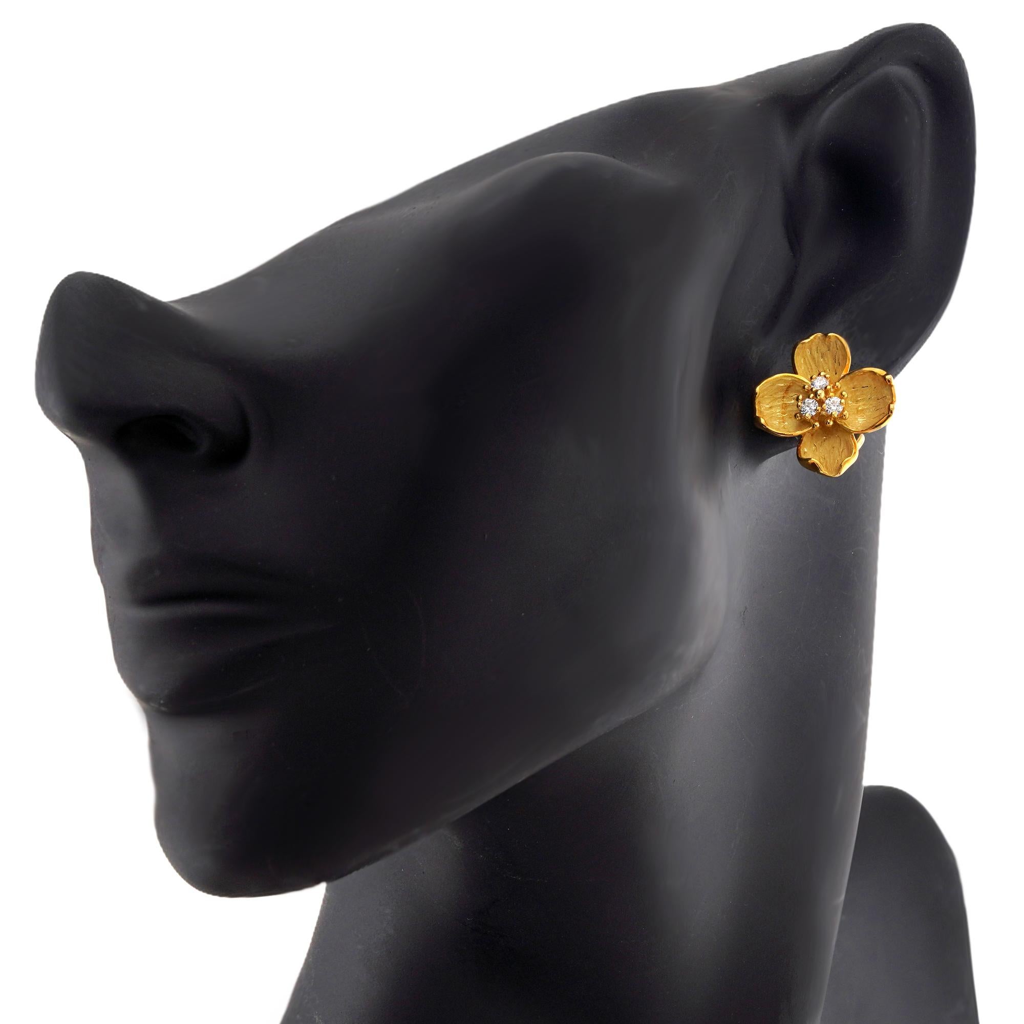 TIFFANY & CO Wildrose Hartriegel Blume Gelbgold Diamant Ohrringe (Brillantschliff) im Angebot