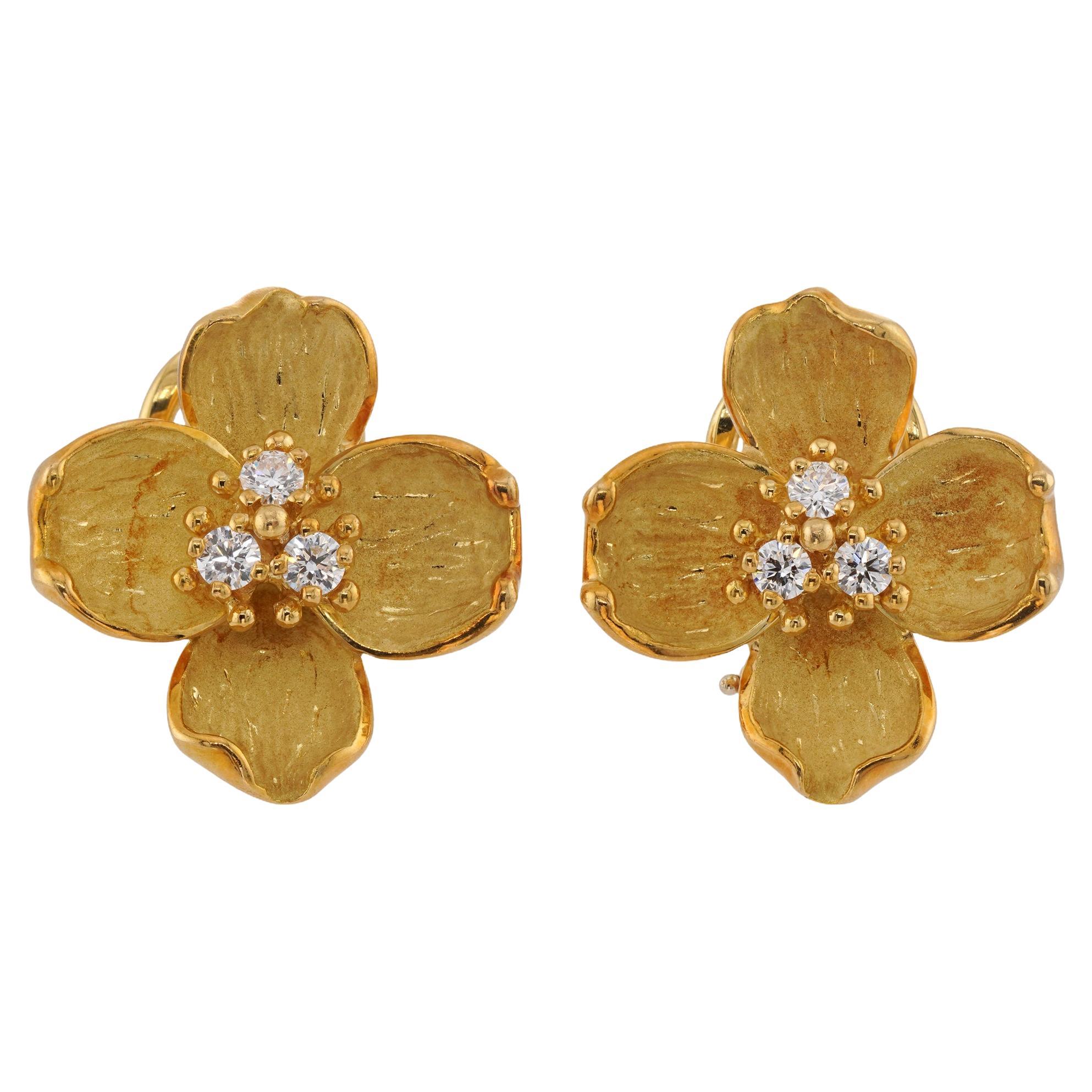 TIFFANY
CO Orecchini Wild Rose Dogwood Flower in oro giallo con diamanti