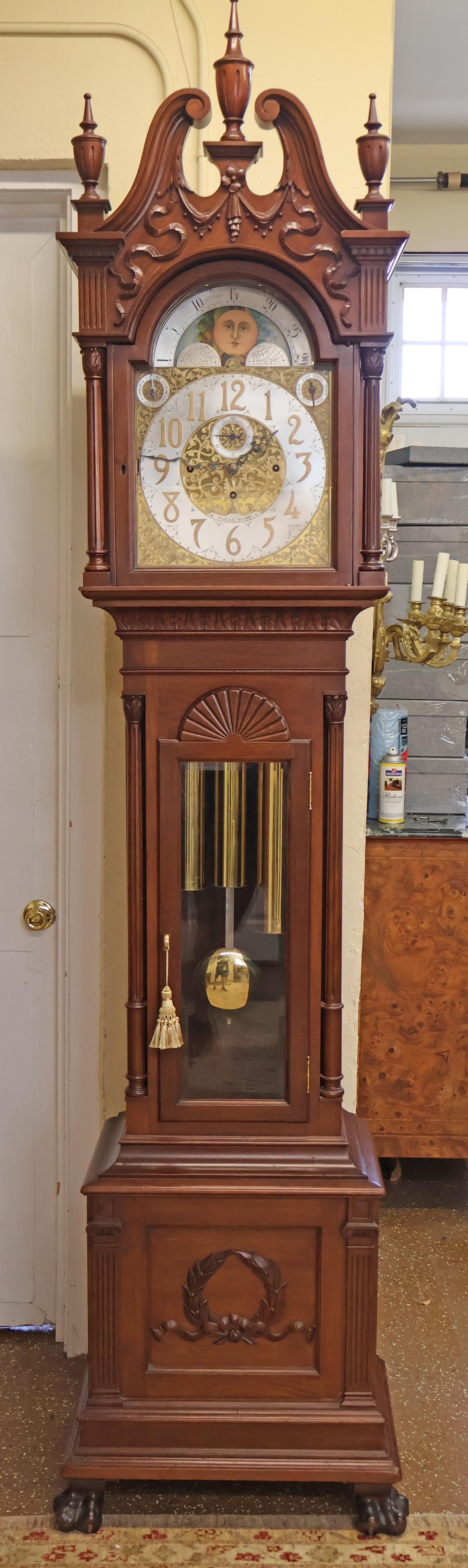 ​Tiffany & Co Winterhalder Hofmeier 9 Gong Musical Mahogany Grandfather Clock

Dimensions : 102