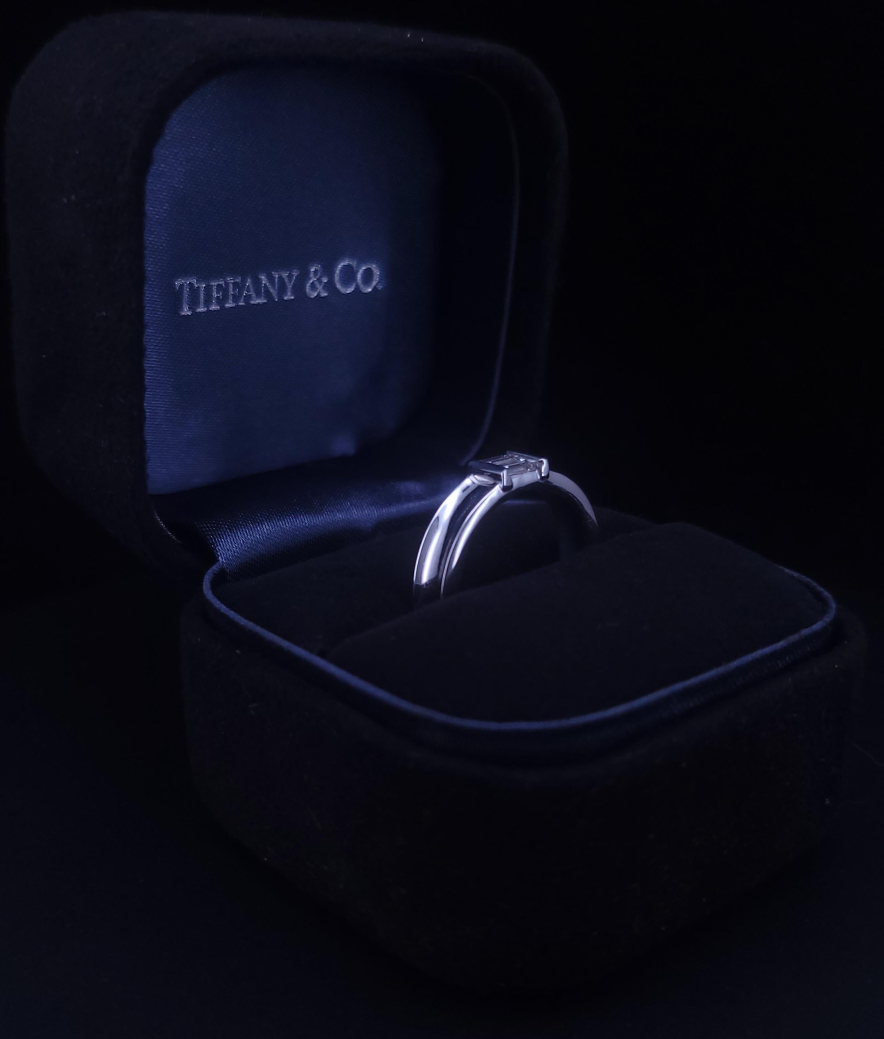 Metal base: Oro Blanco, 18k
Marca: Tiffany & Co.
Claridad: VS
País/Región de fabricación: Estados Unidos
Cortado: Excelente
Diamante 0,24ct 
Color del diamante: G
Color del diamante de fantasía: Blanco
Creación de la piedra principal: Natural
Forma