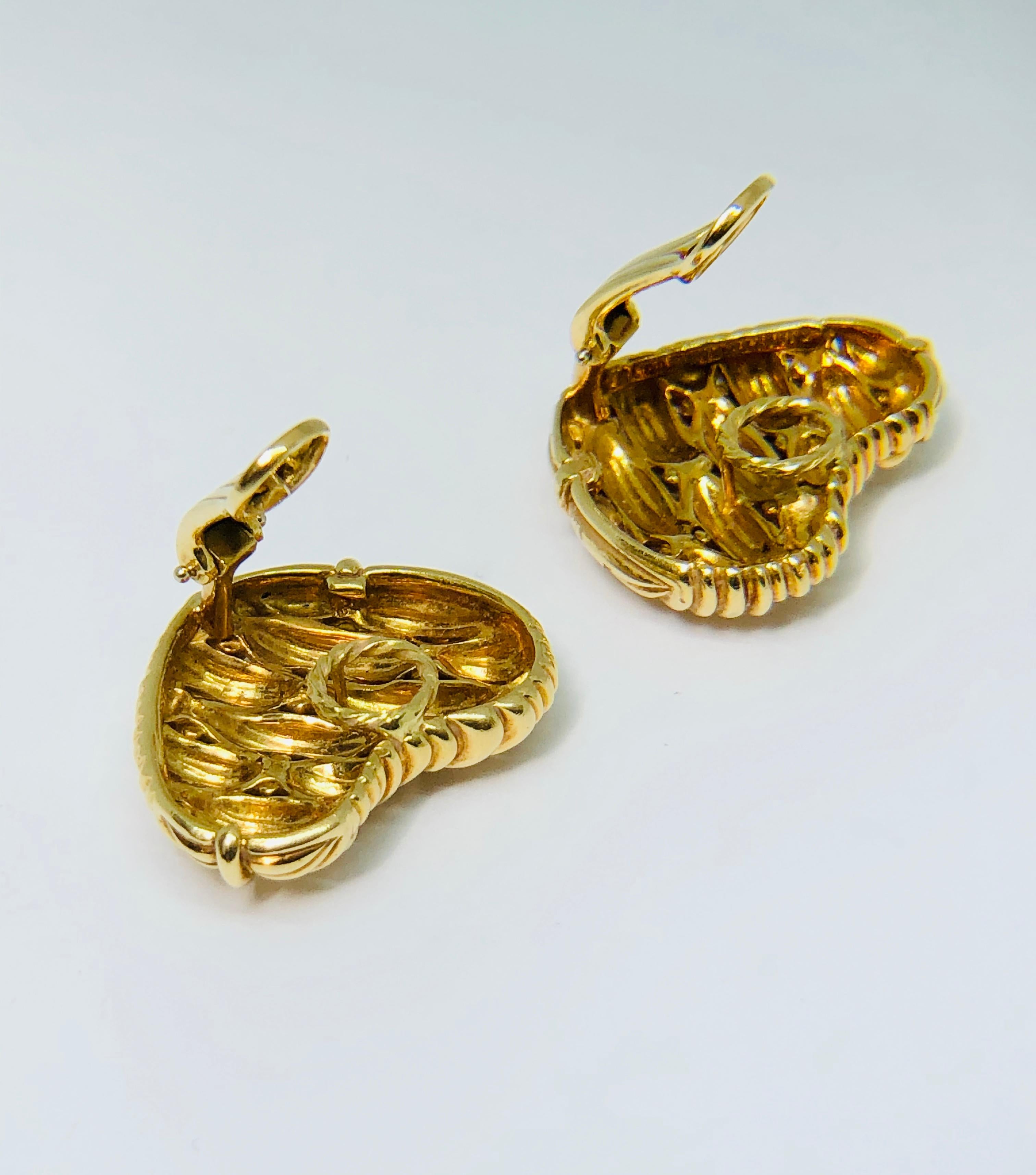 Tiffany & Co. Woven Heart 'Signature Series' Ear Clips, 1990s In Good Condition In London, GB
