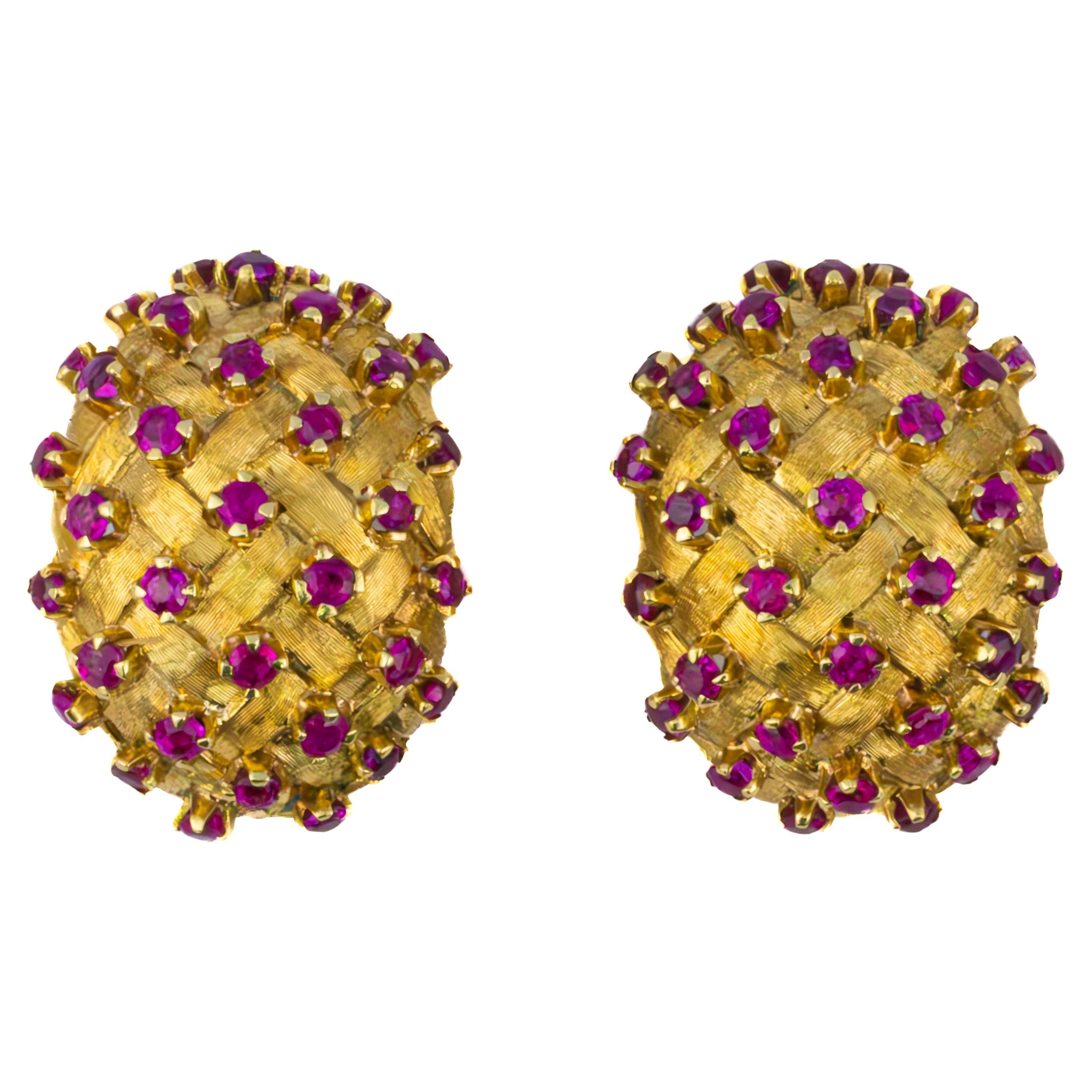 Tiffany 
Co. Orecchini di rubini intrecciati in vendita