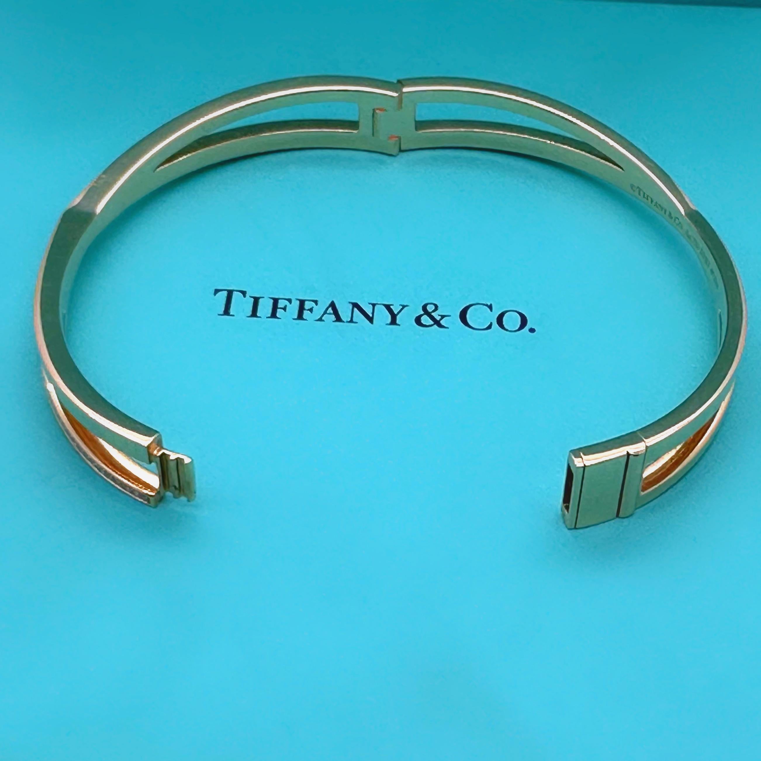 Tiffany & Co. X Narrow Hinged Bangle in 18kt Rose Gold with Diamonds SZ MED For Sale 3