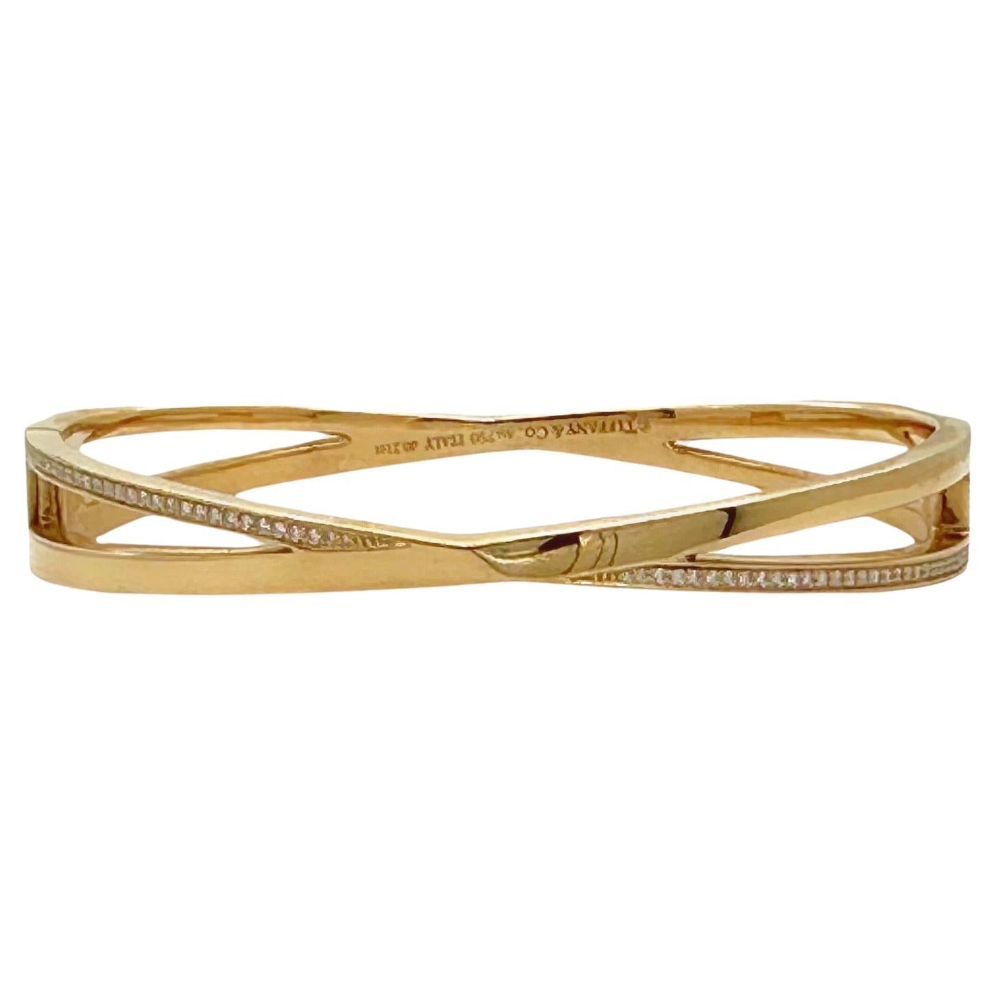 Tiffany & Co. Bracelet jonc à charnière étroite en or rose 18 carats avec diamants SZ MED