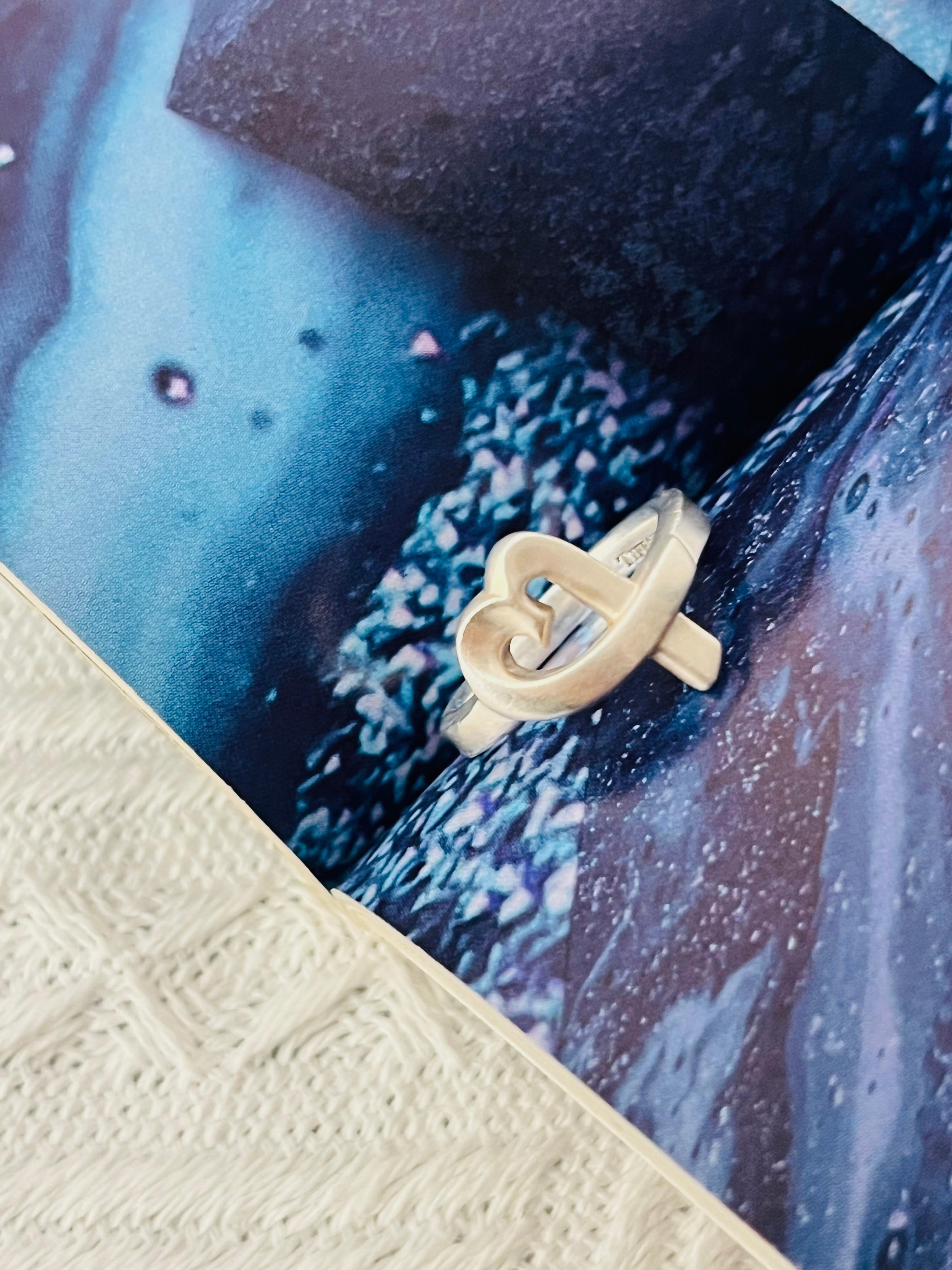 Tiffany & Co. x Paloma Picasso Silver 925 Heart Love Intertwined Ring 5 UK K In Excellent Condition For Sale In Wokingham, England