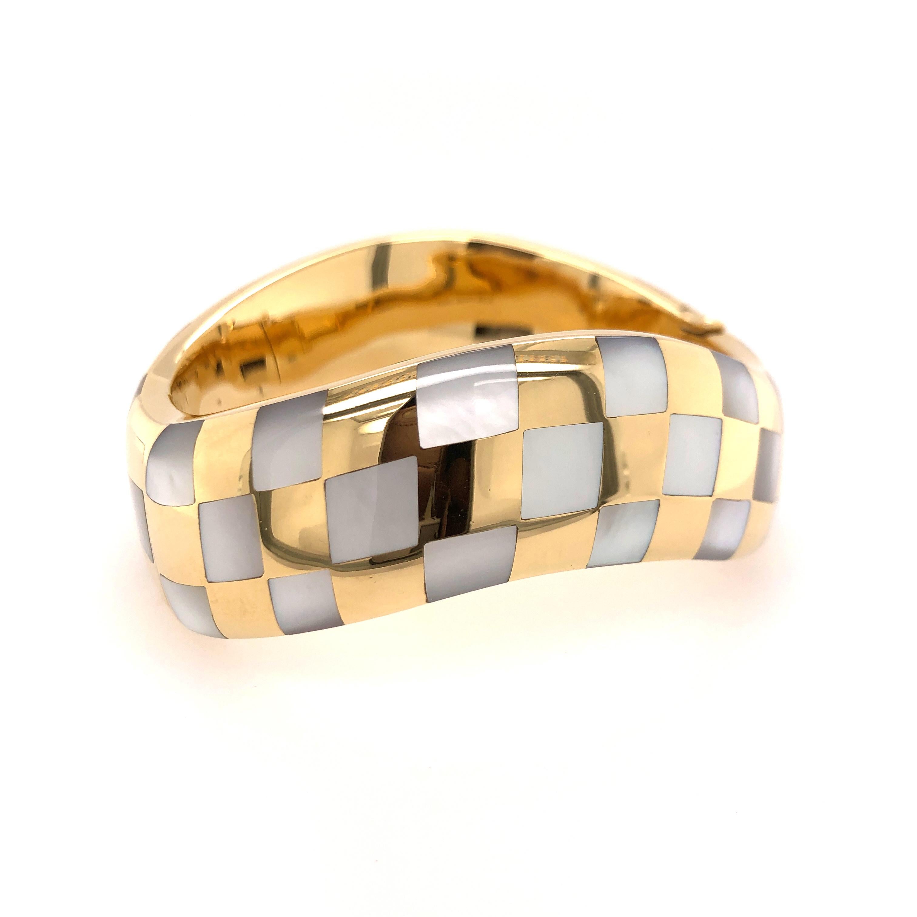 Angela Cummings Yellow Gold and Mother of Pearl Bangle Bracelet In Fair Condition In Dallas, TX
